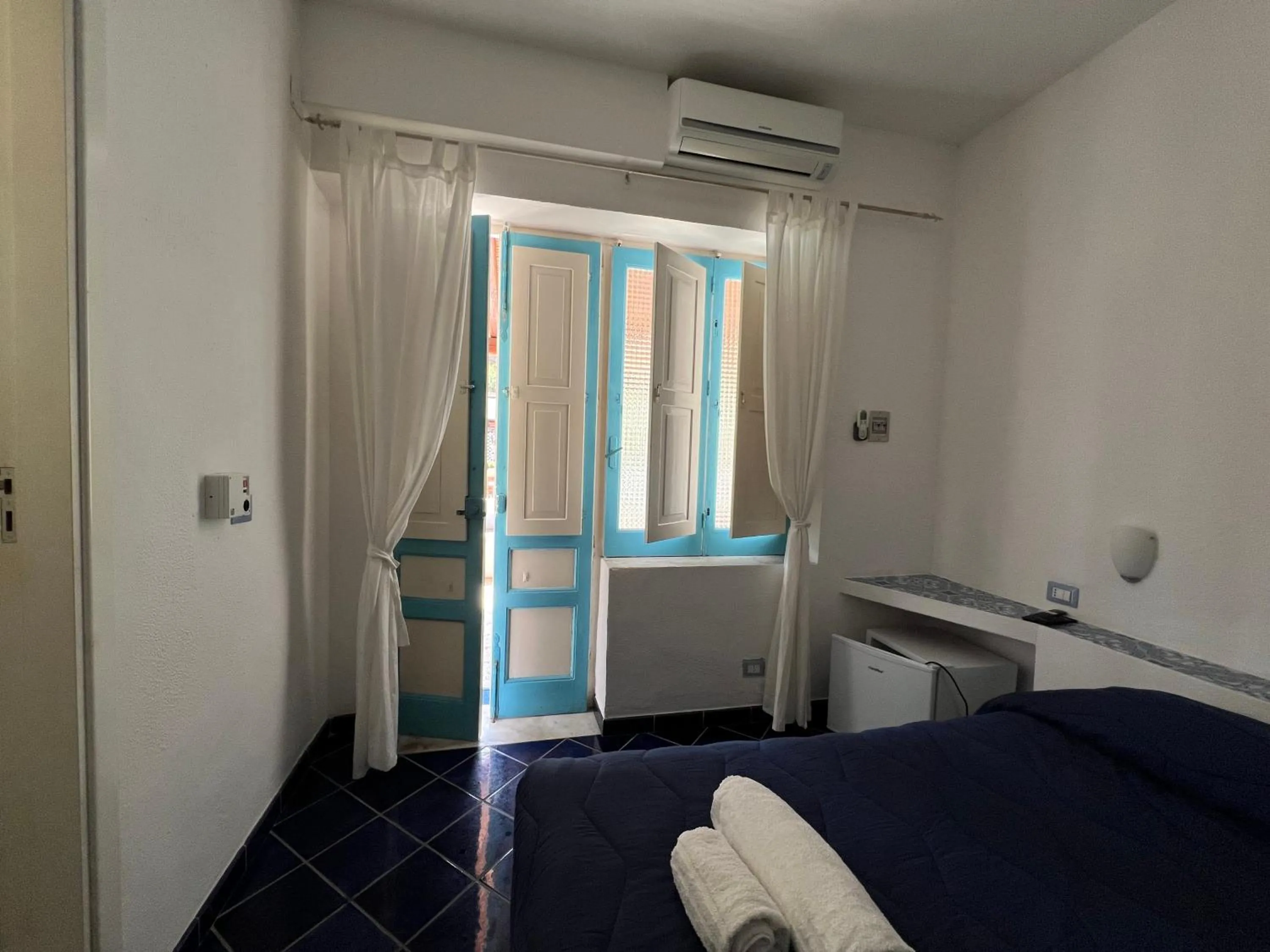 Photo of the whole room in La Giara