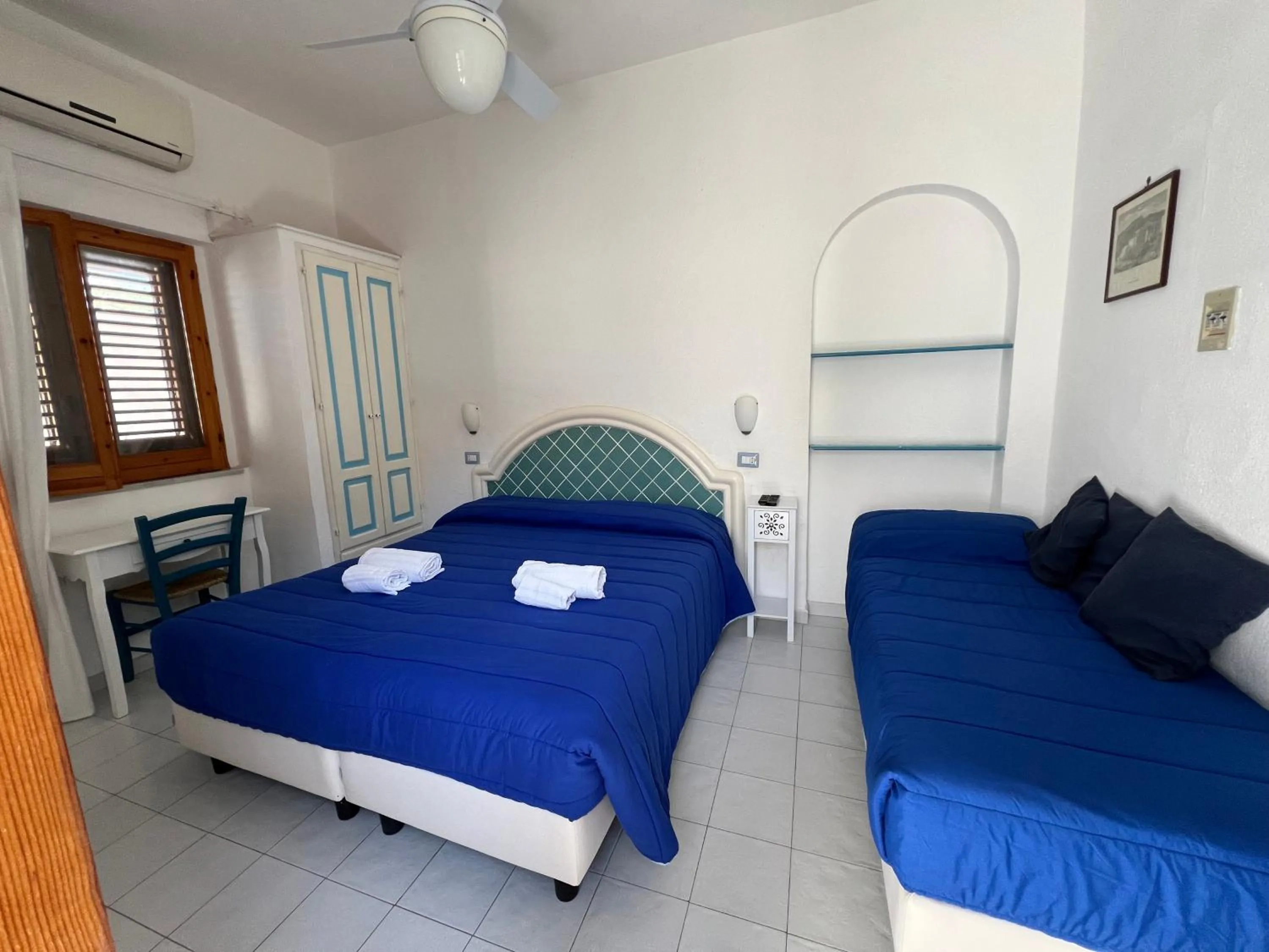 Photo of the whole room in La Giara