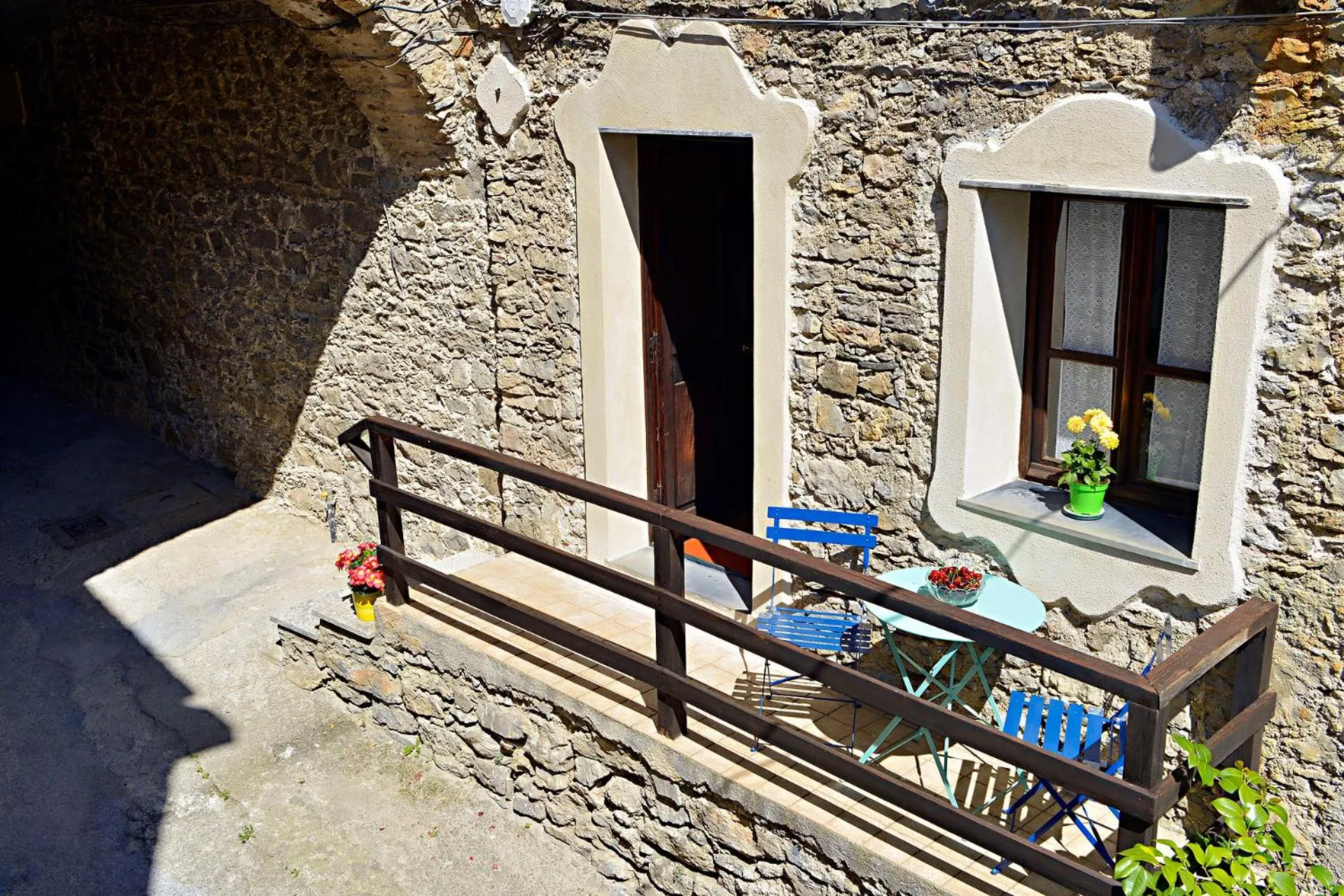 Facade/entrance in La Casa dei Nonni Castelbianco