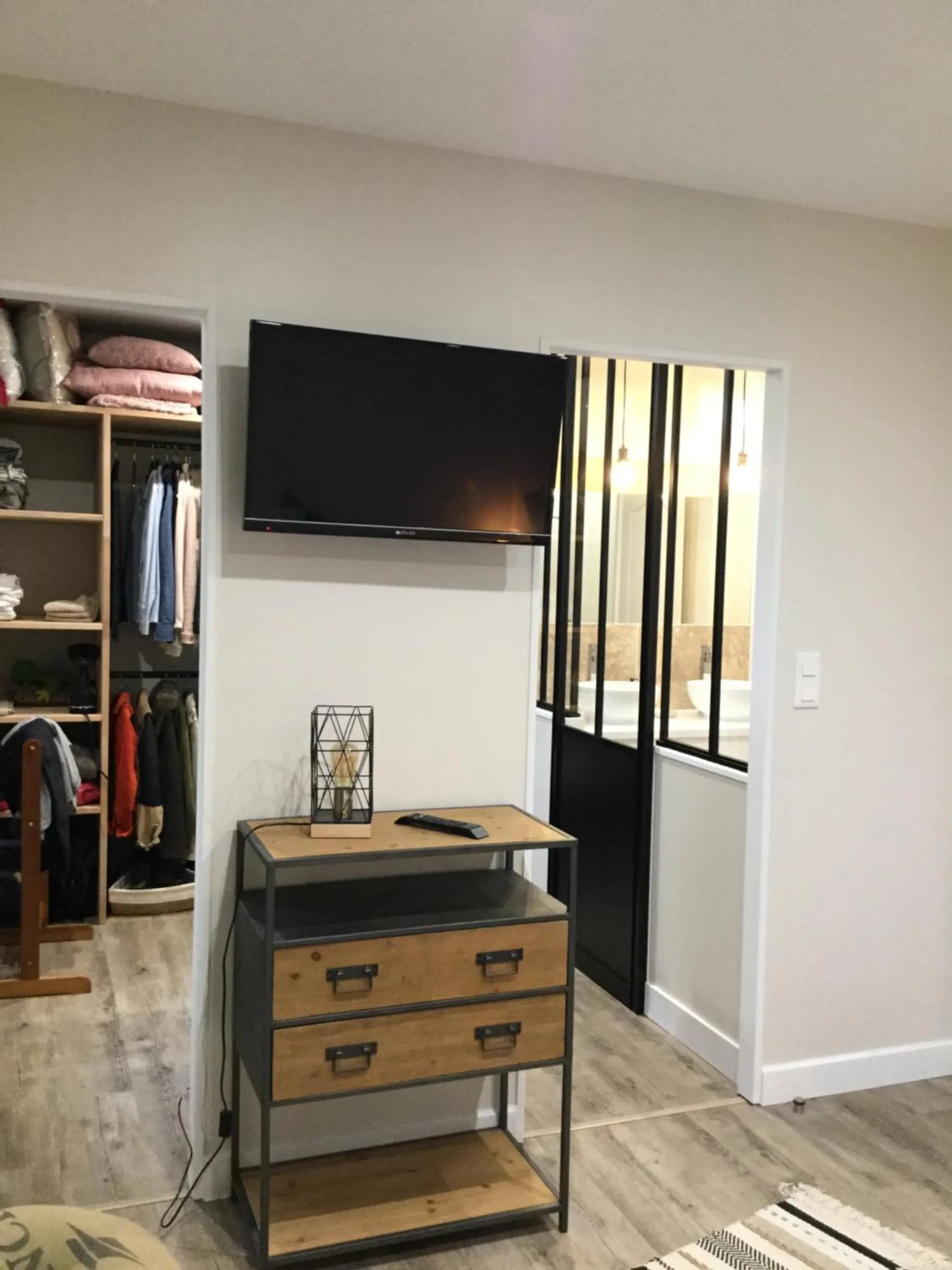 TV and multimedia in La Maison des Eaux Claires