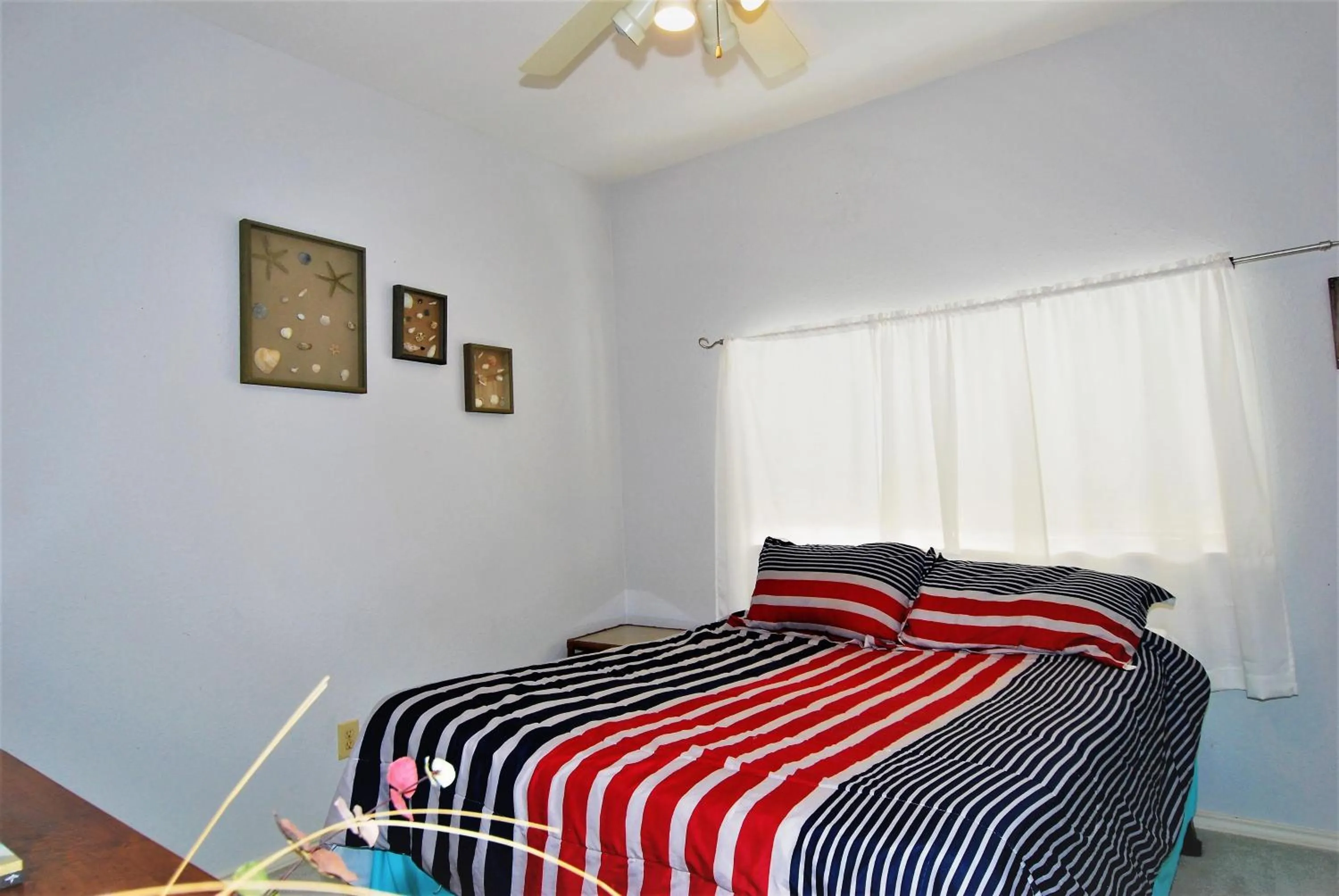 Bedroom, Bed in 108 West Morningside Townhouse