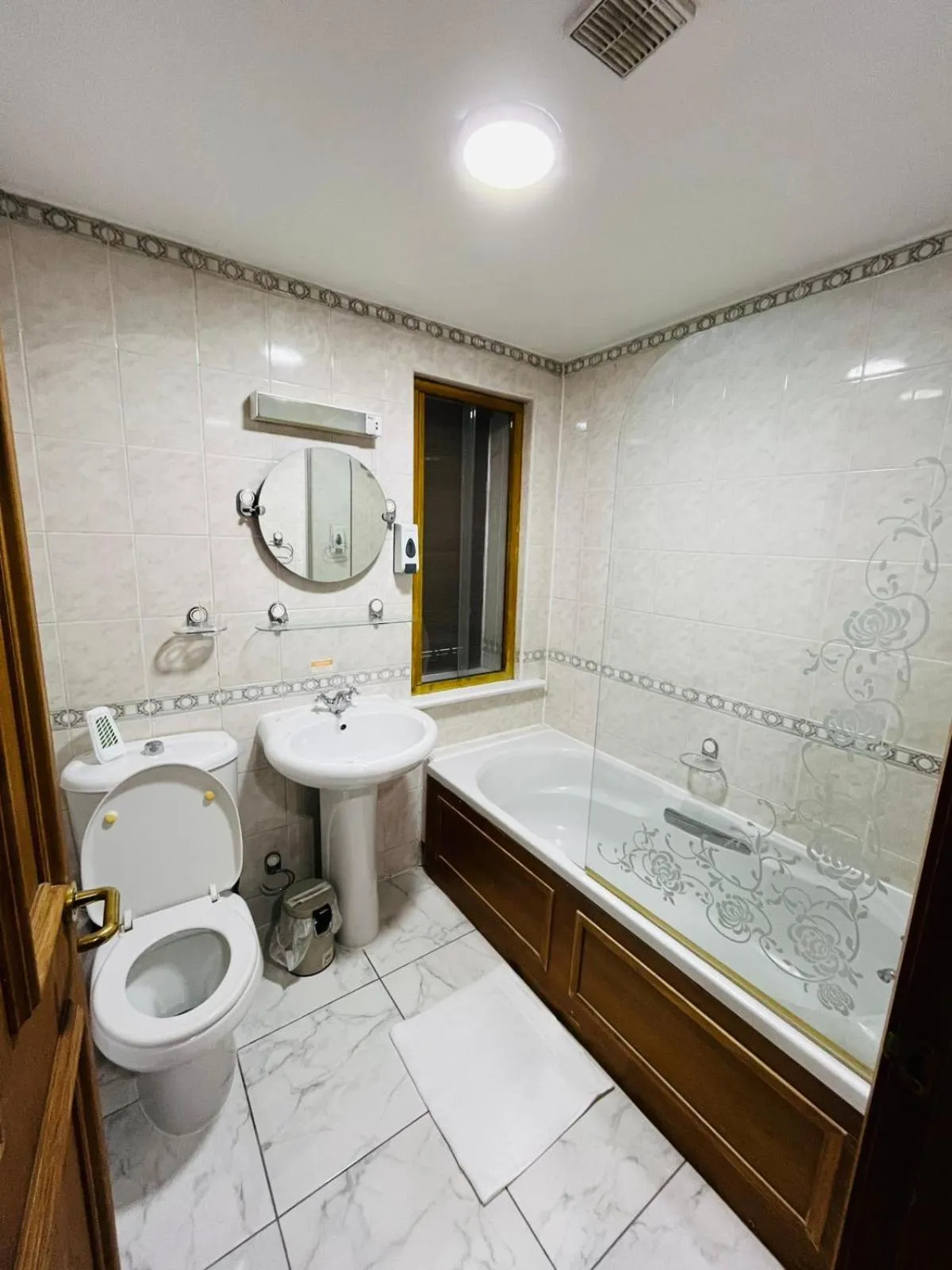 Bathroom in George And Dragon Place