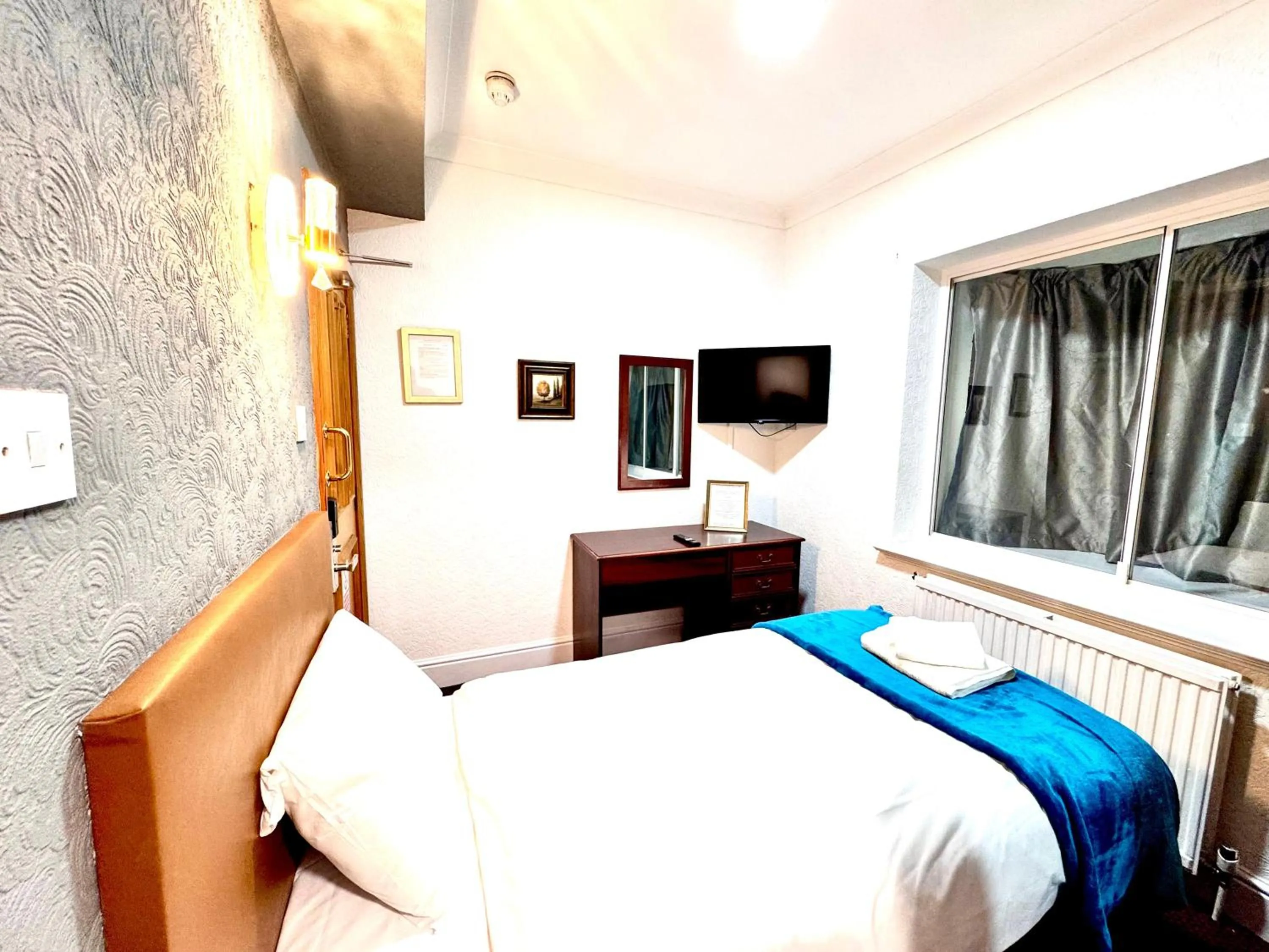 Bed in George And Dragon Place