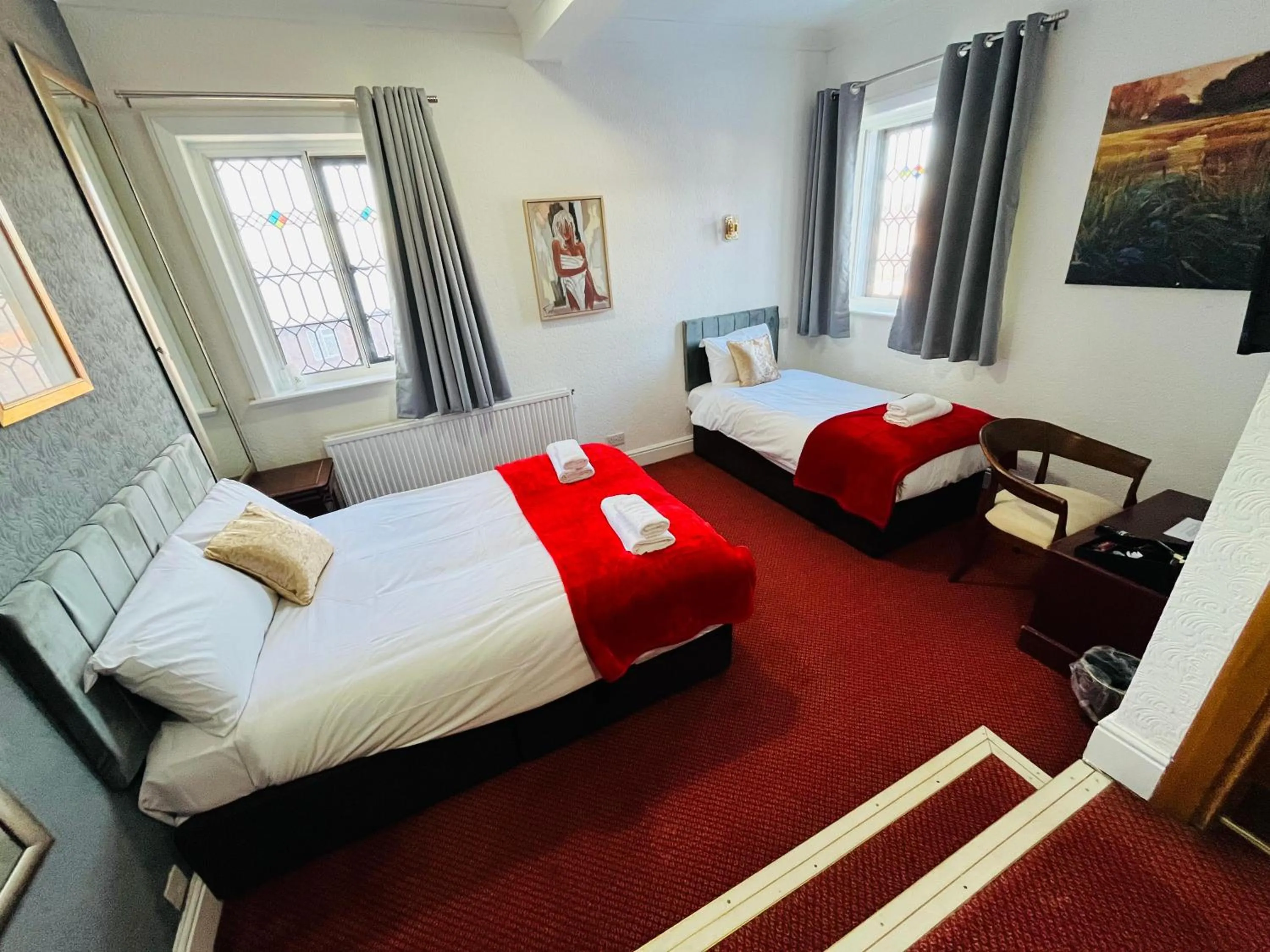 Bedroom, Bed in George And Dragon Place