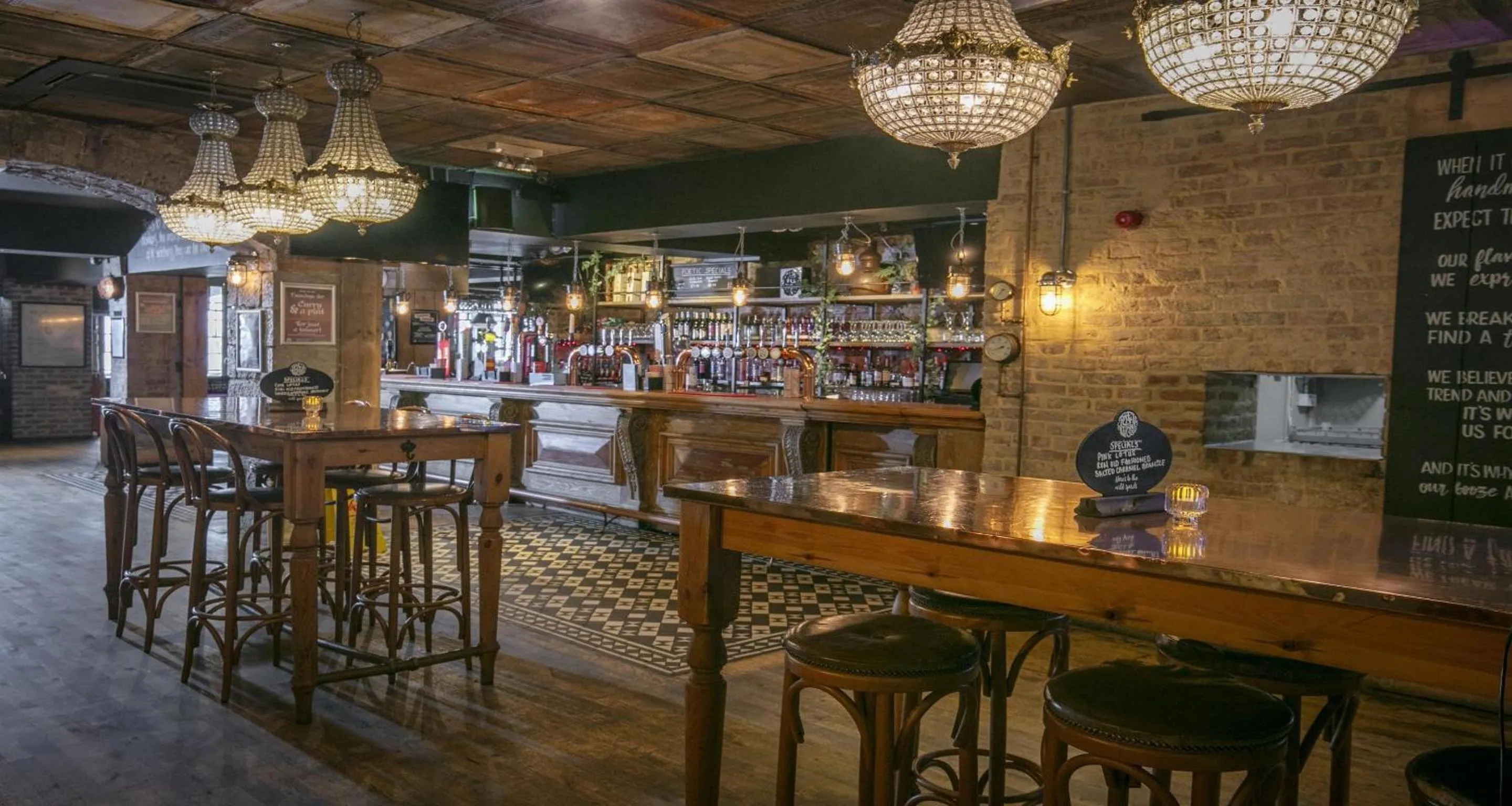 Restaurant/places to eat in Roker Hotel BW Premier Collection