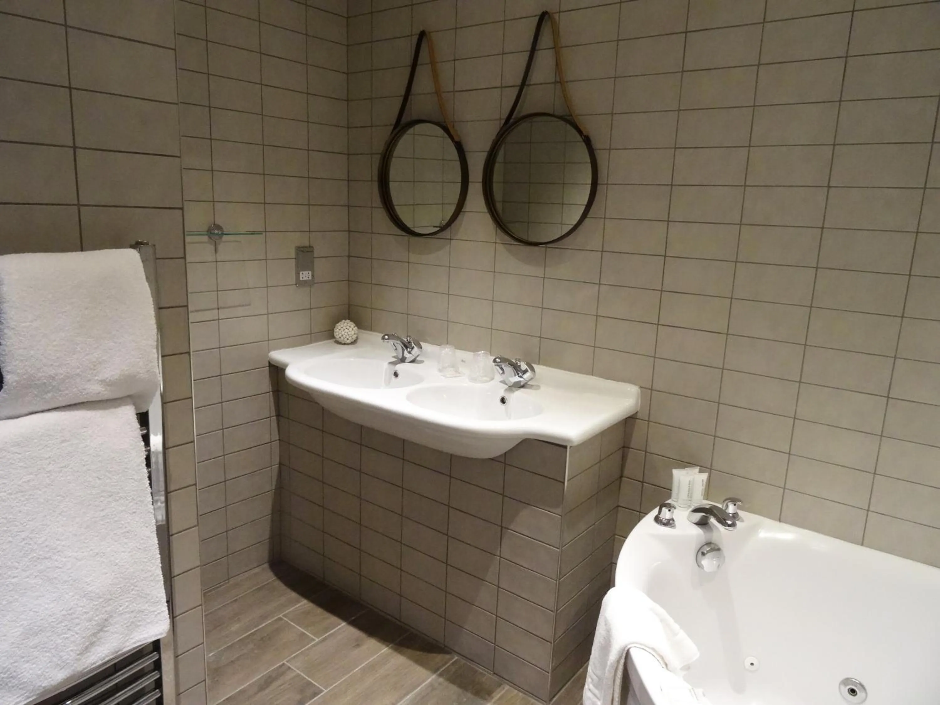 Bathroom in Roker Hotel BW Premier Collection