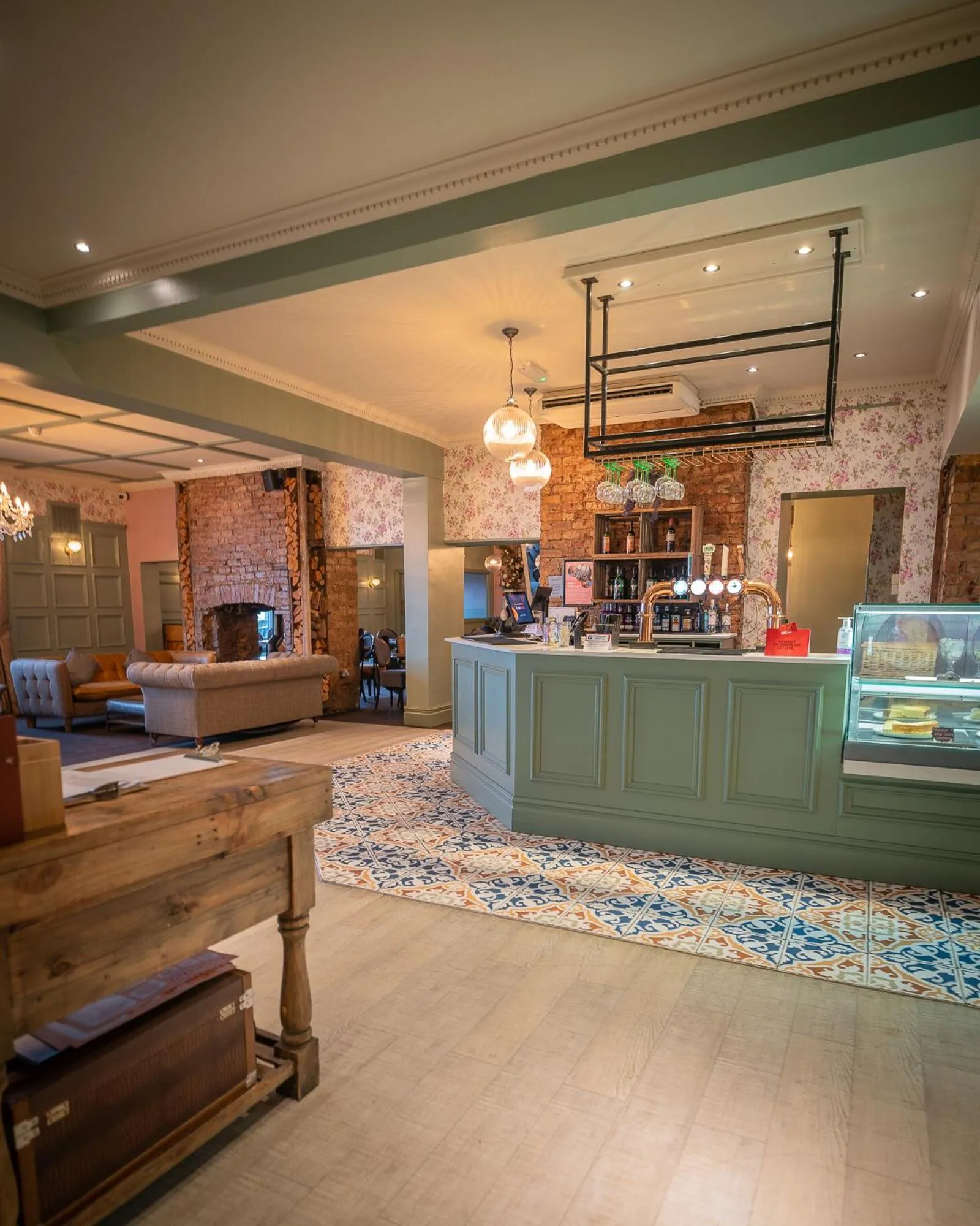 Restaurant/places to eat in Roker Hotel BW Premier Collection