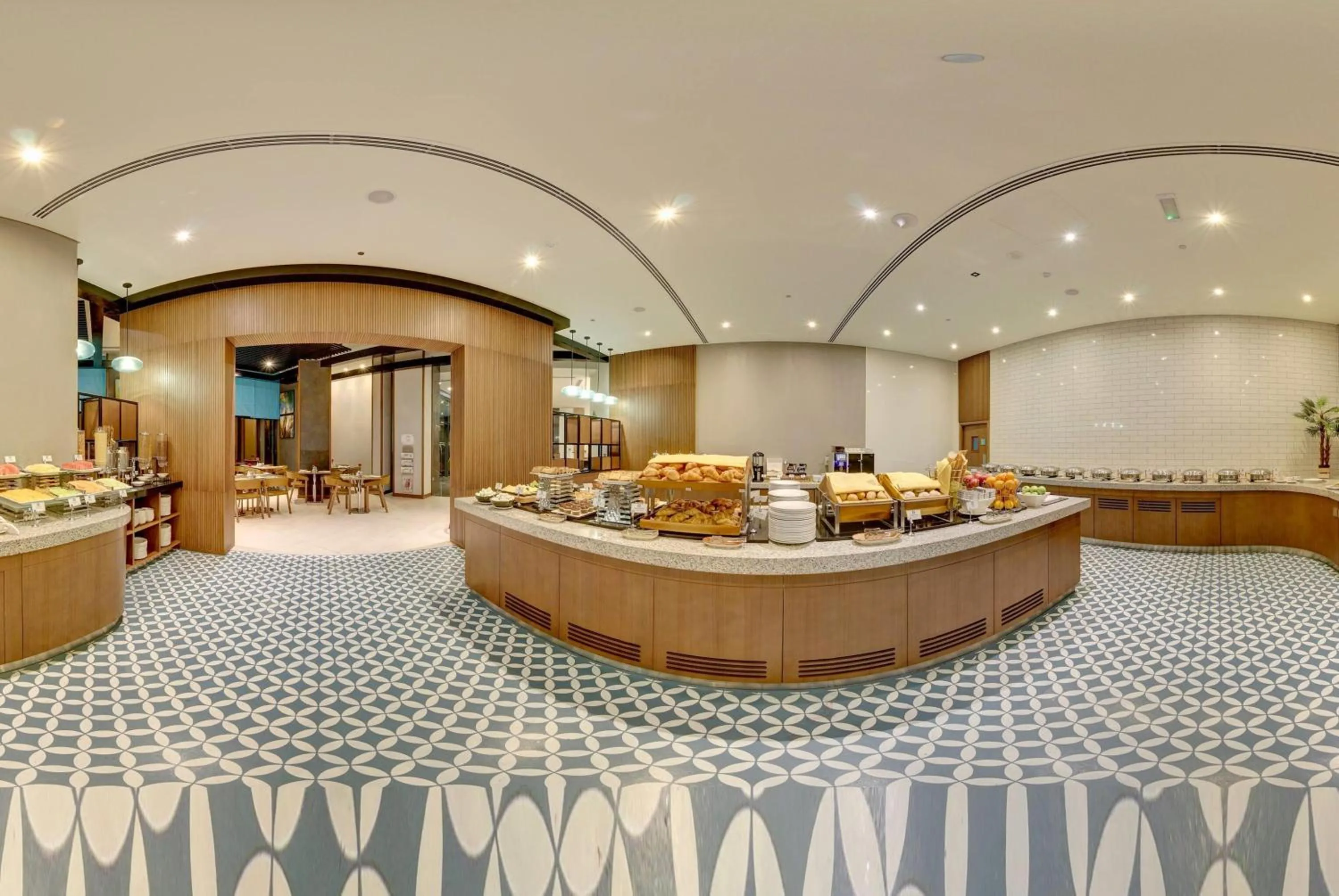 Restaurant/places to eat in Wyndham Garden Ajman Corniche