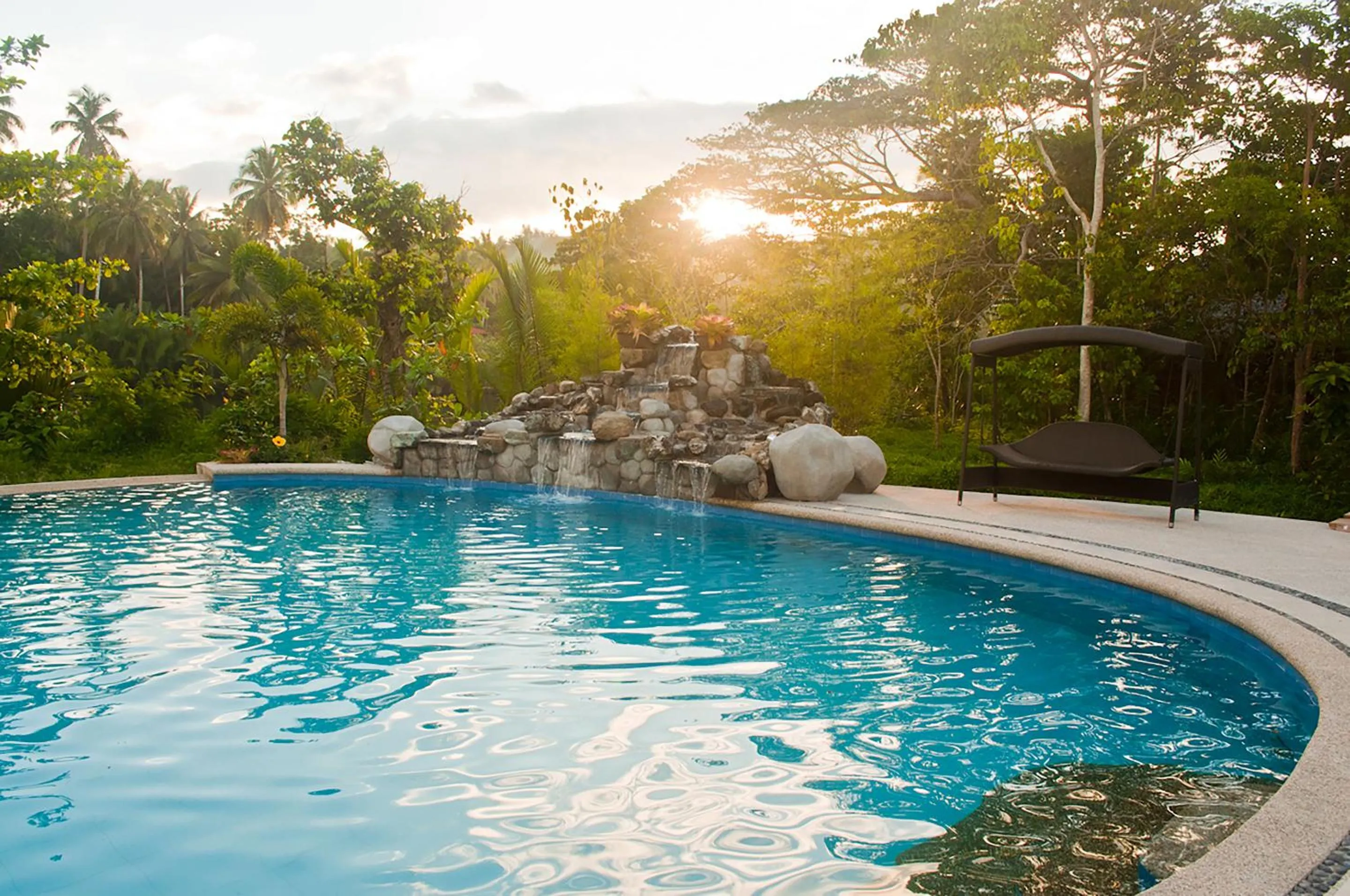 Swimming pool in Loboc River Resort