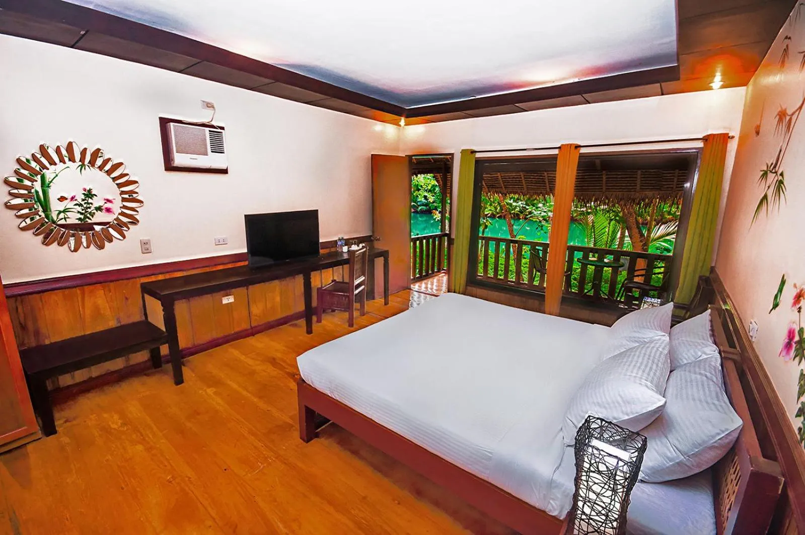 Photo of the whole room, Bed in Loboc River Resort