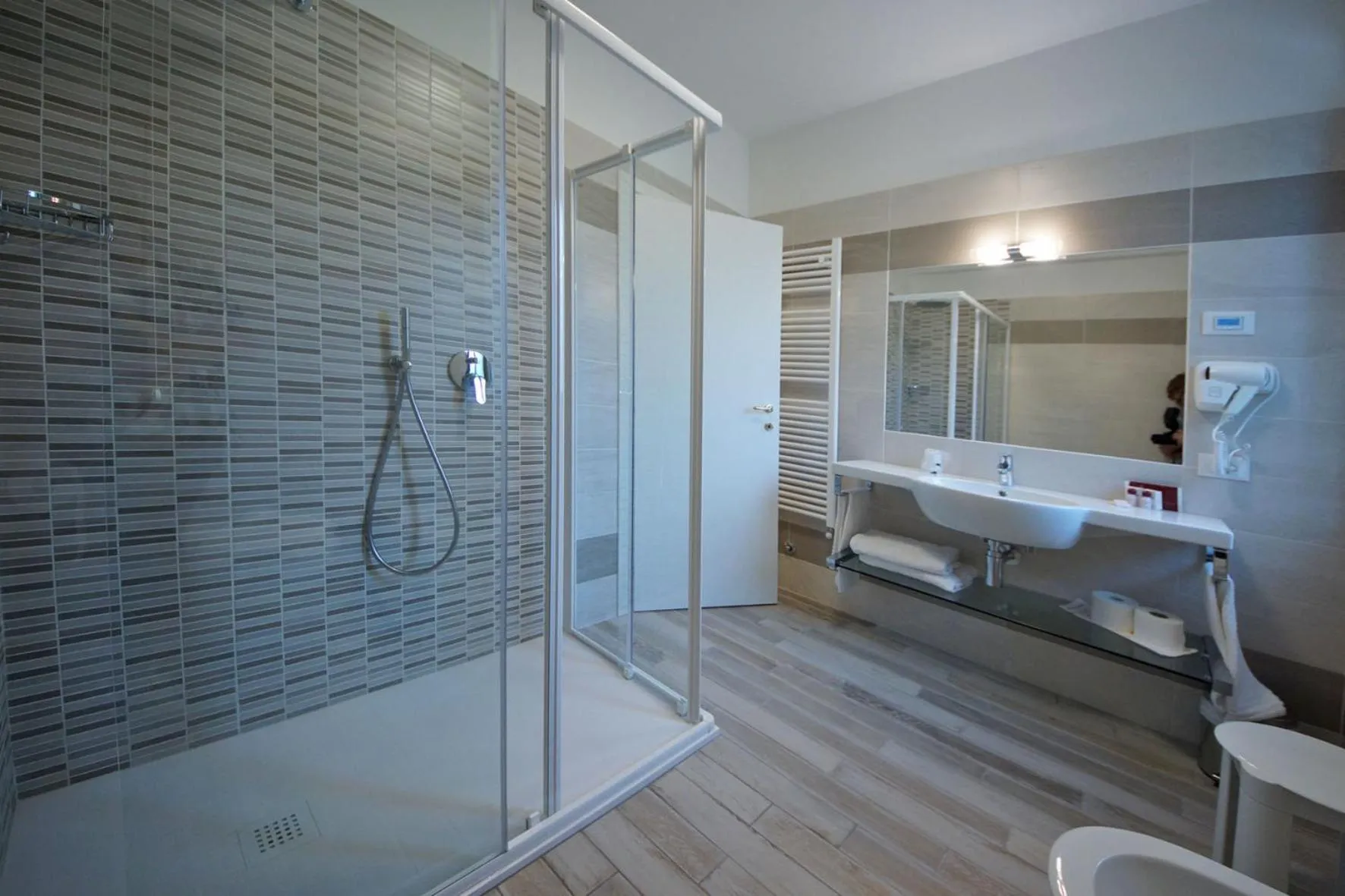 Shower in Park Hotel Val Di Monte ***S