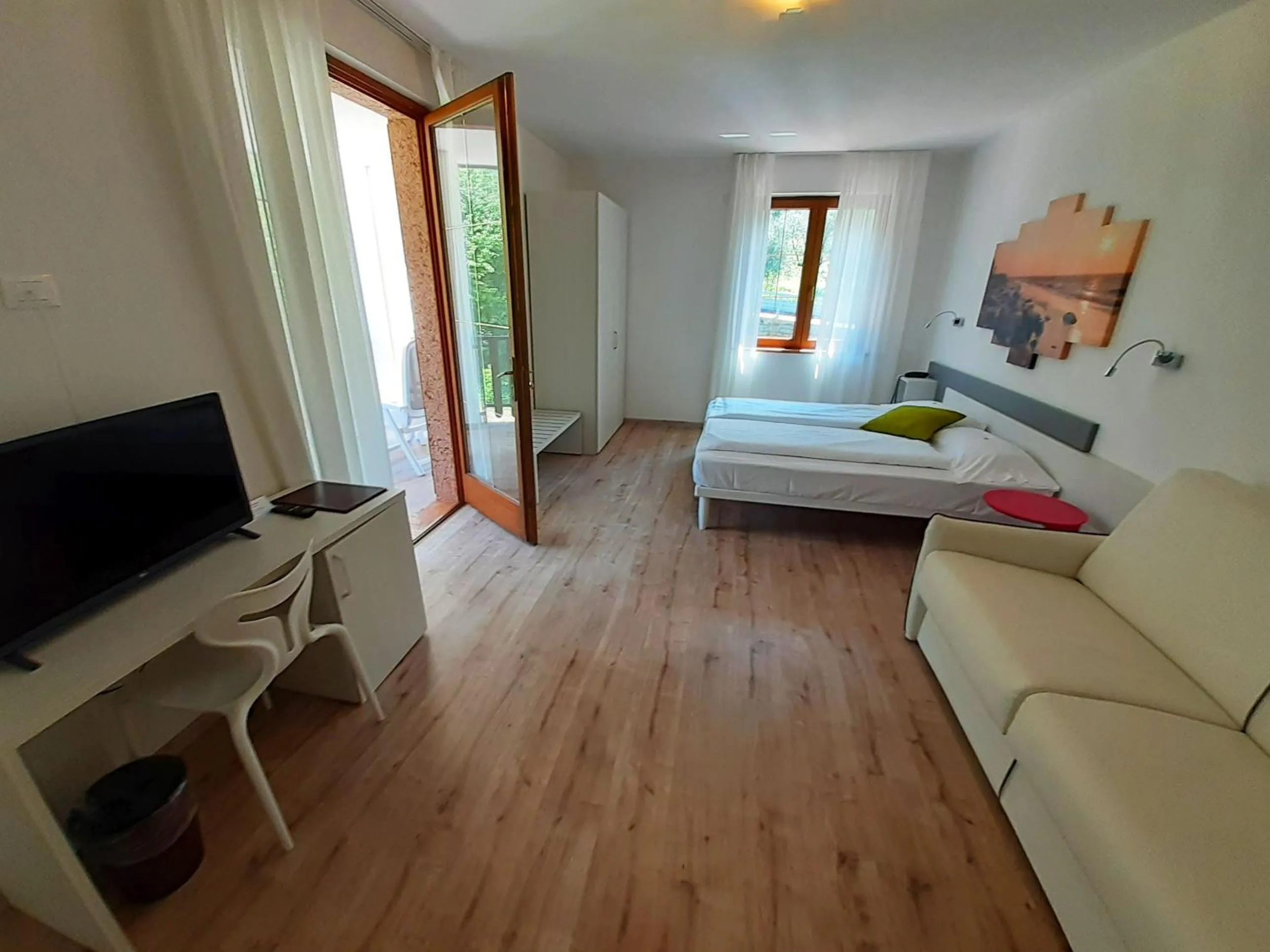 Photo of the whole room, Bed in Park Hotel Val Di Monte ***S