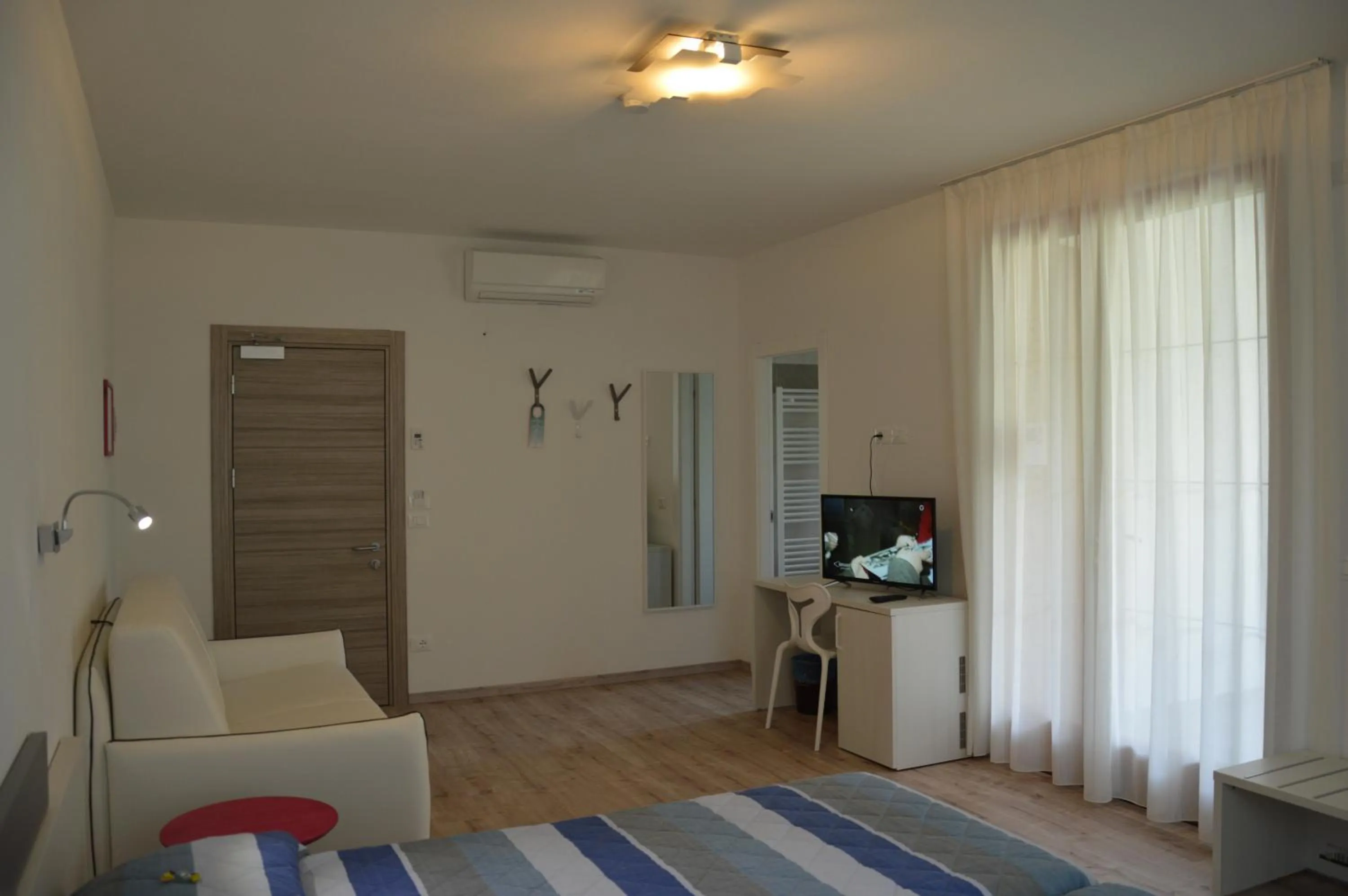 Photo of the whole room, Bed in Park Hotel Val Di Monte ***S