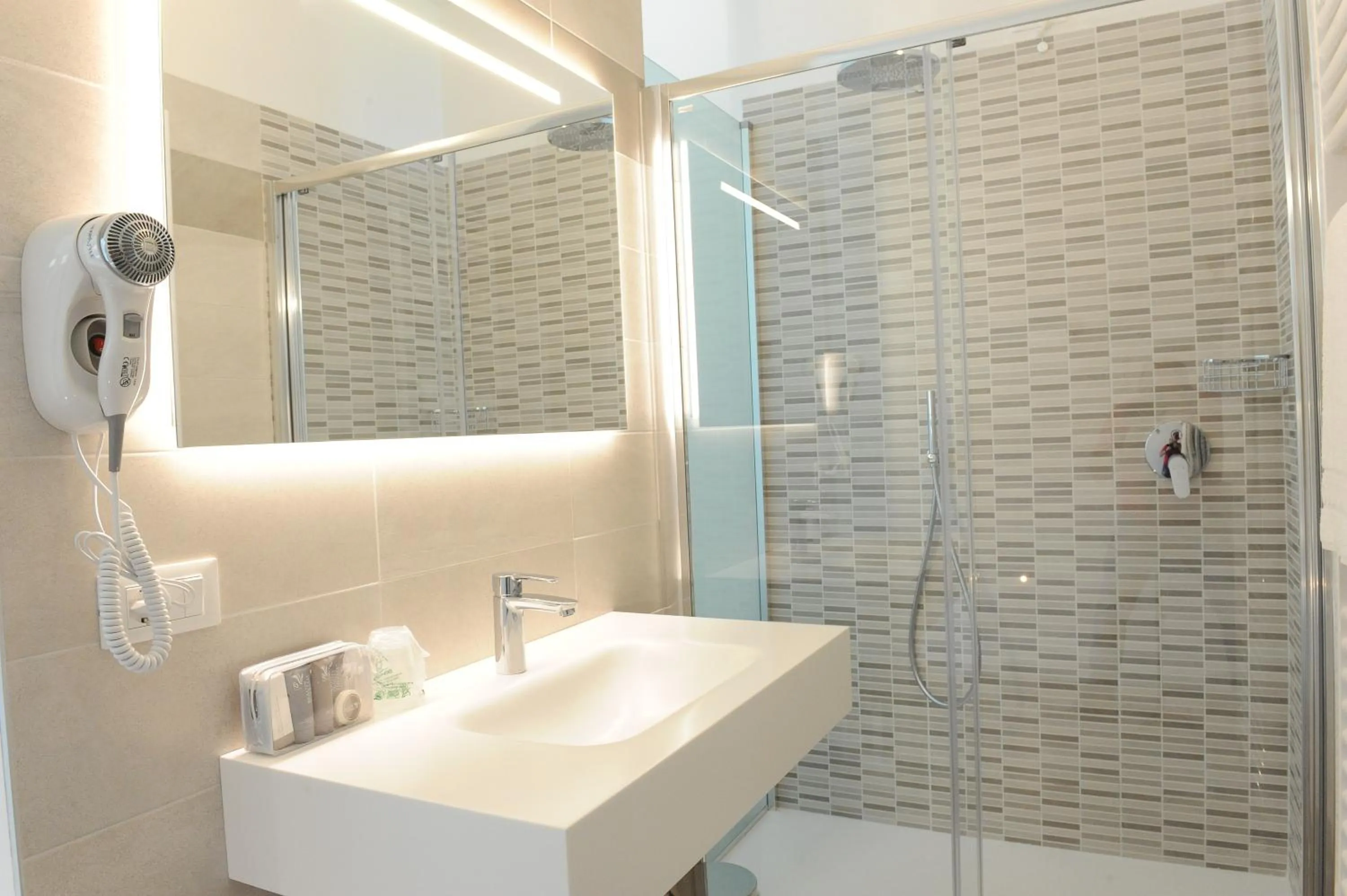 Shower in Park Hotel Val Di Monte ***S