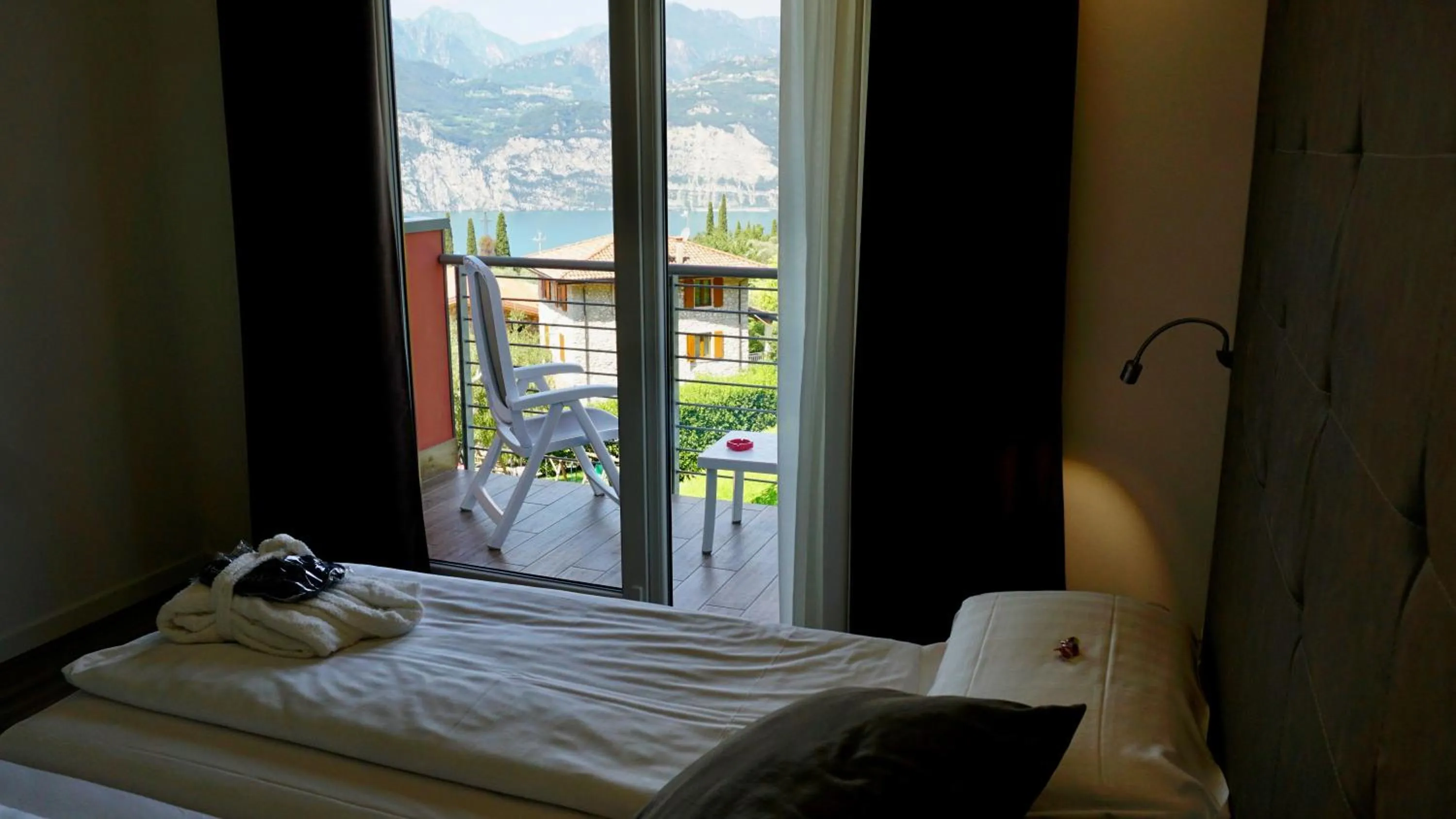 Balcony/Terrace, Bed in Park Hotel Val Di Monte ***S