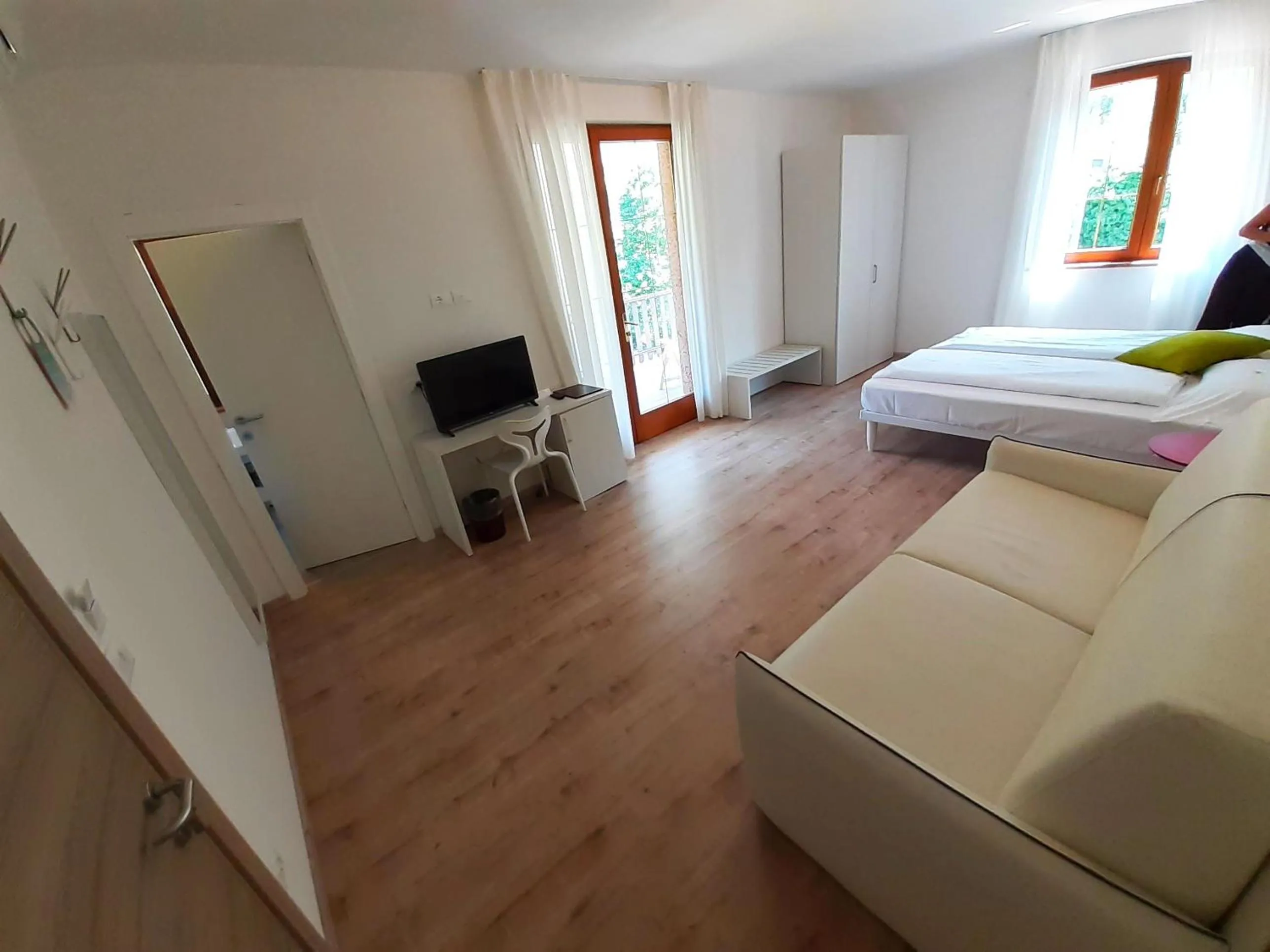 Living room, Bed in Park Hotel Val Di Monte ***S