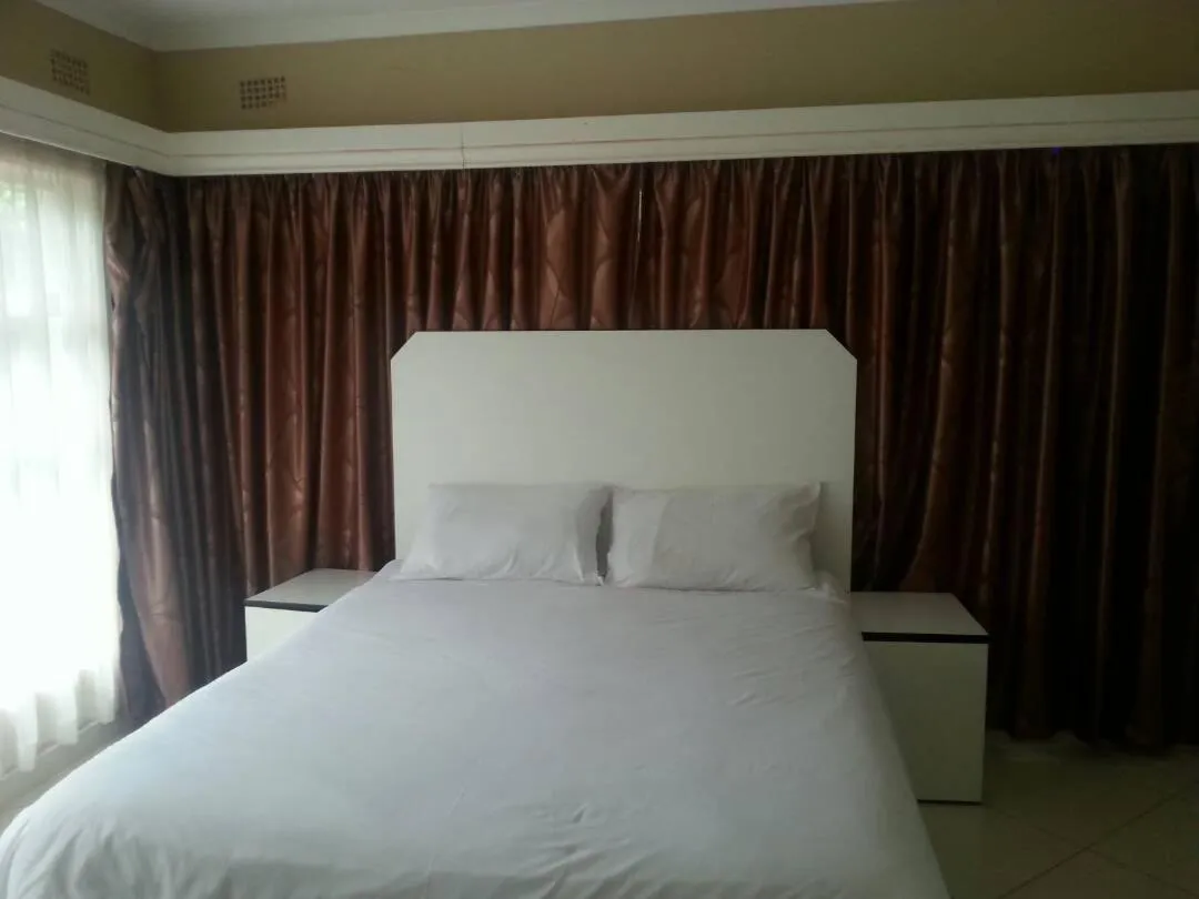 Bed in Nora Valley Lodge