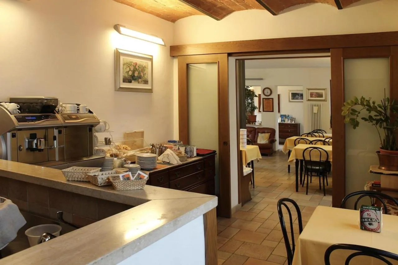 Restaurant/places to eat in Villa Rosy