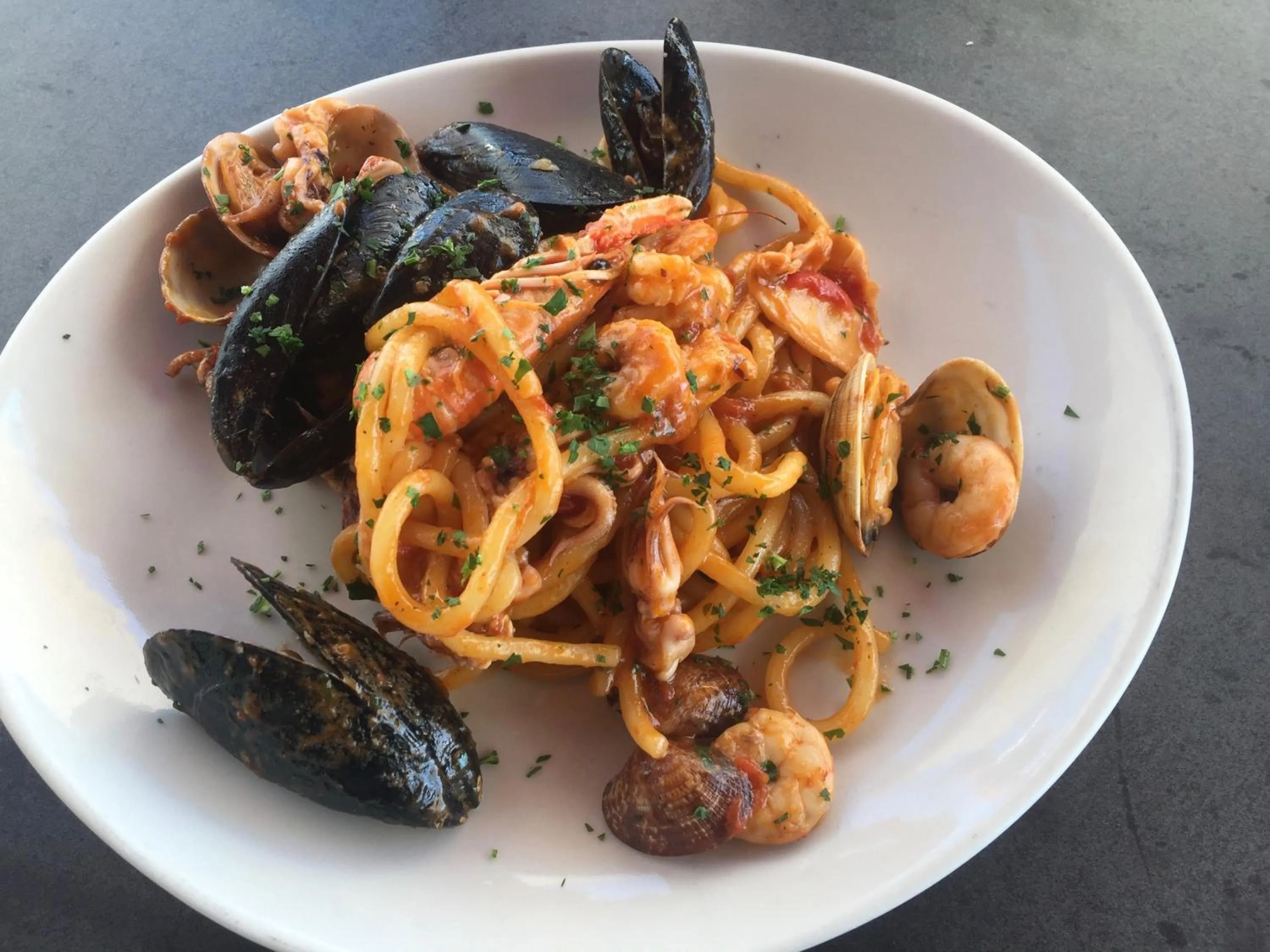 Restaurant/places to eat in Villa Rosy