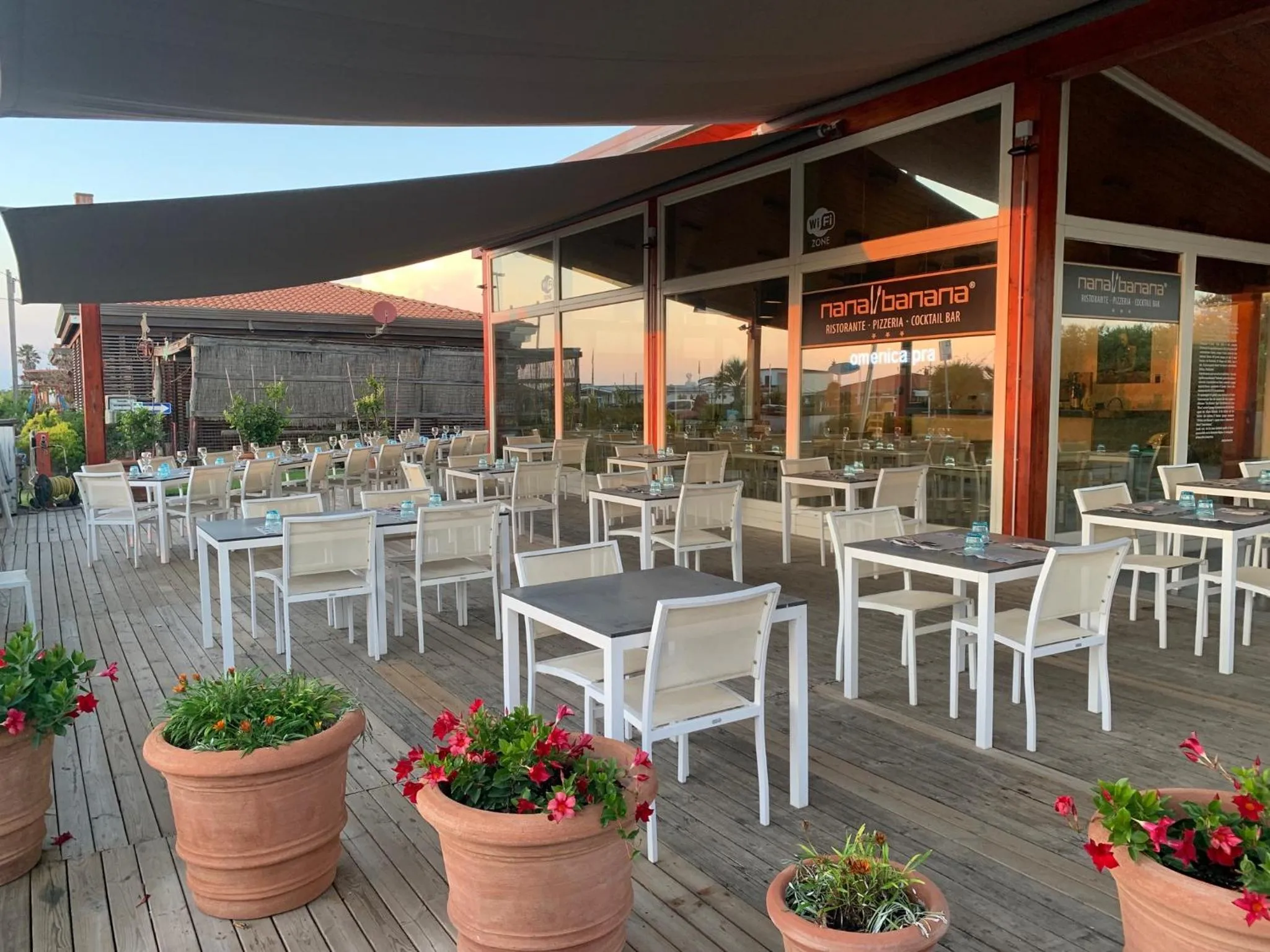 Restaurant/places to eat in Villa Rosy