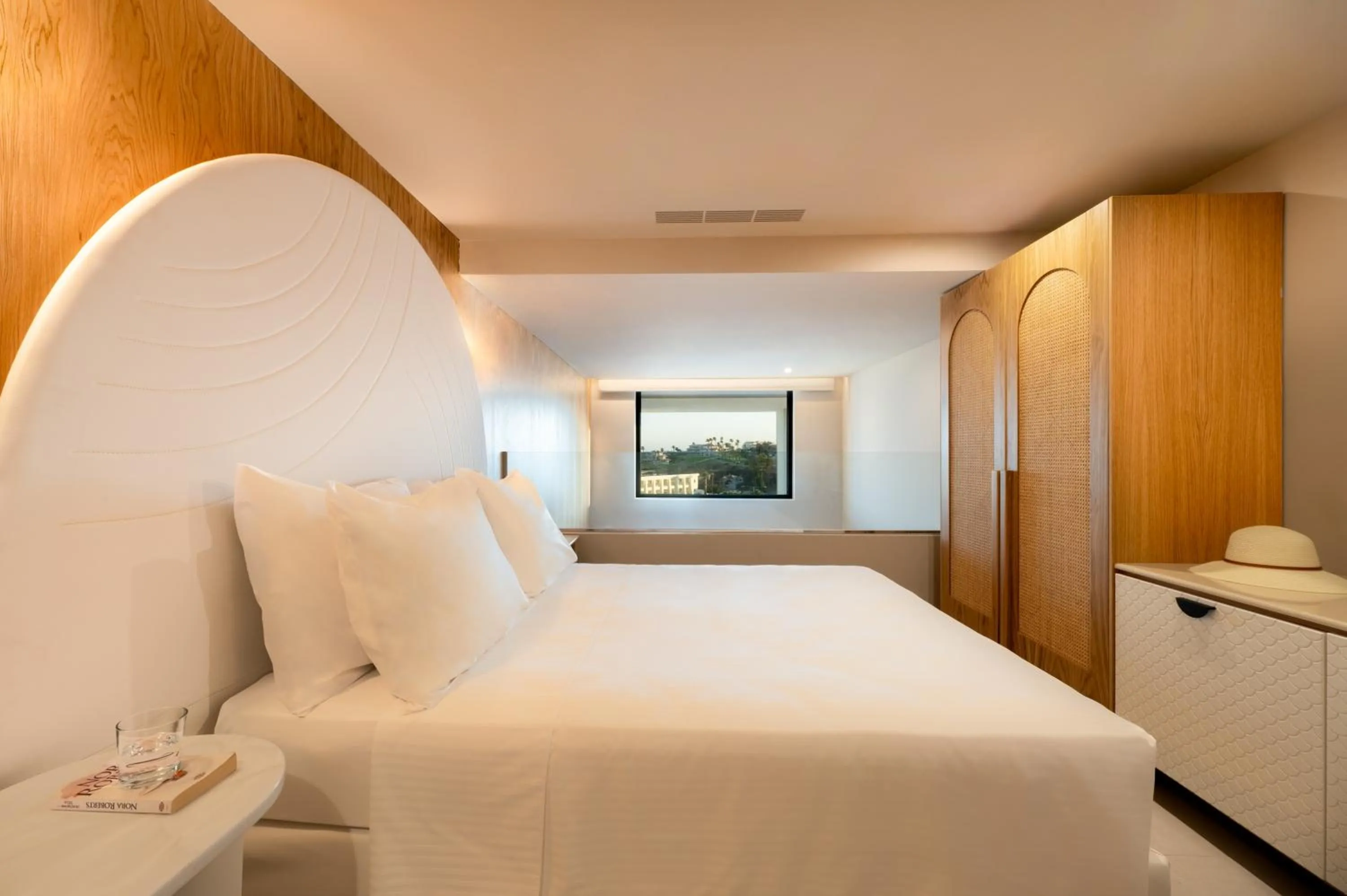 Photo of the whole room, Bed in Mitsis Rodos Village