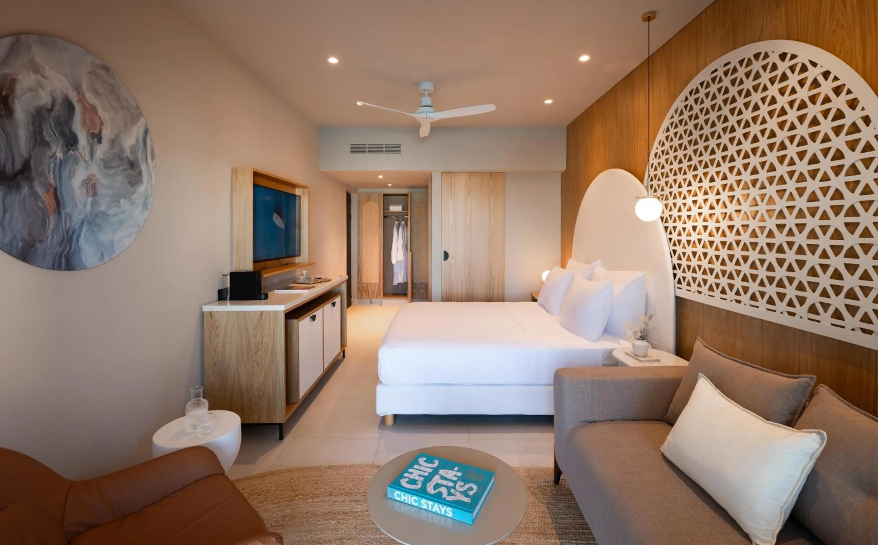 Photo of the whole room, Bed in Mitsis Rodos Village