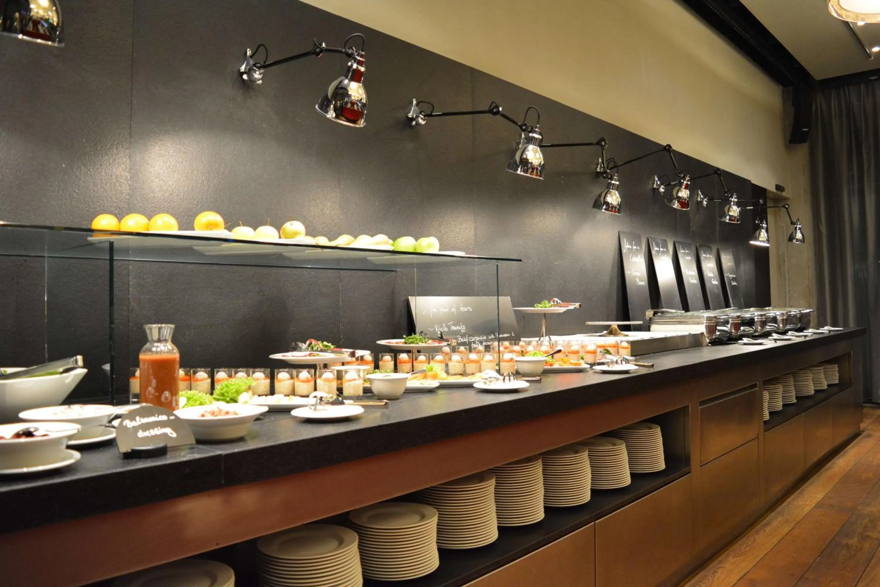 Restaurant/places to eat in Barceló Hamburg