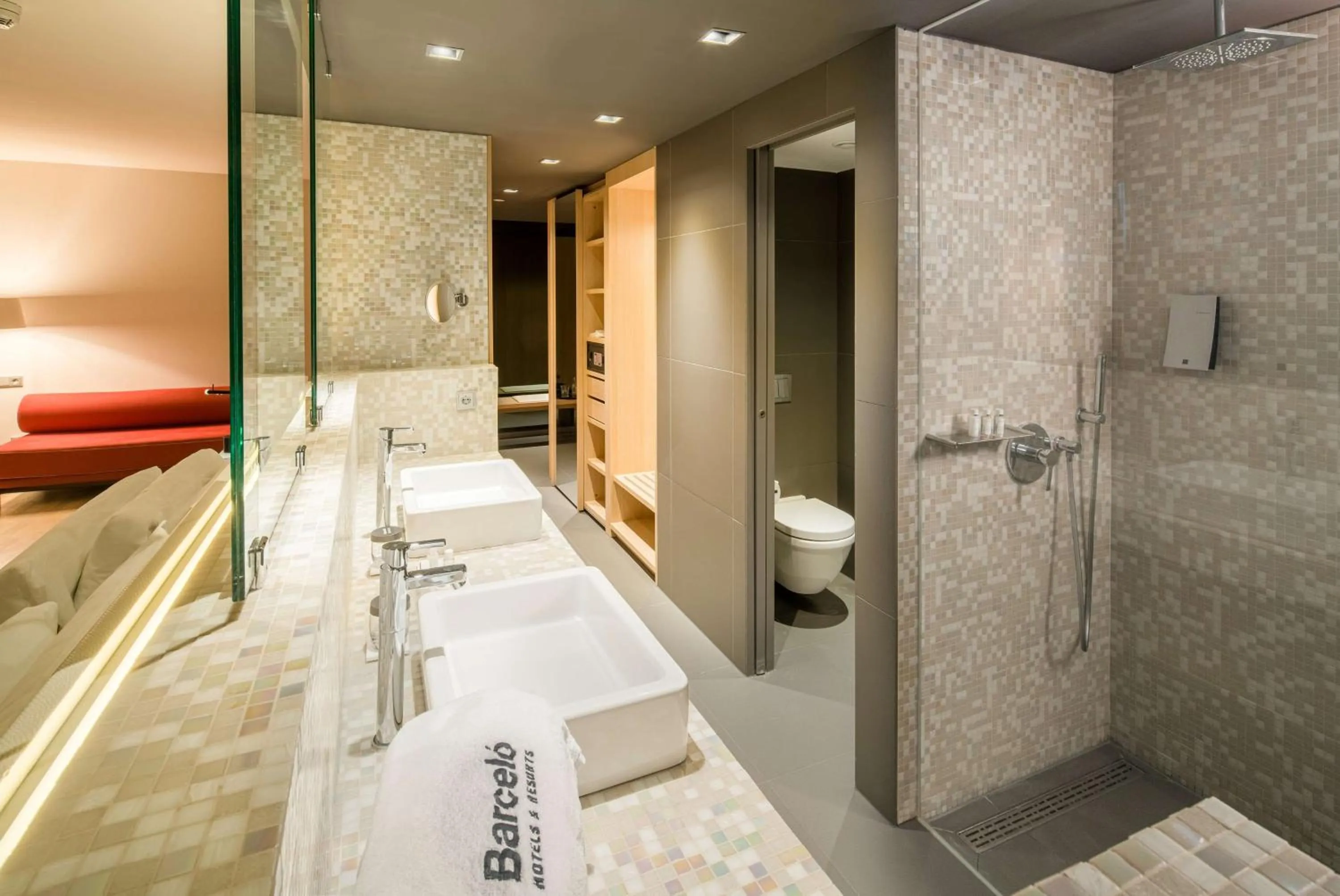 Bathroom in Barceló Hamburg