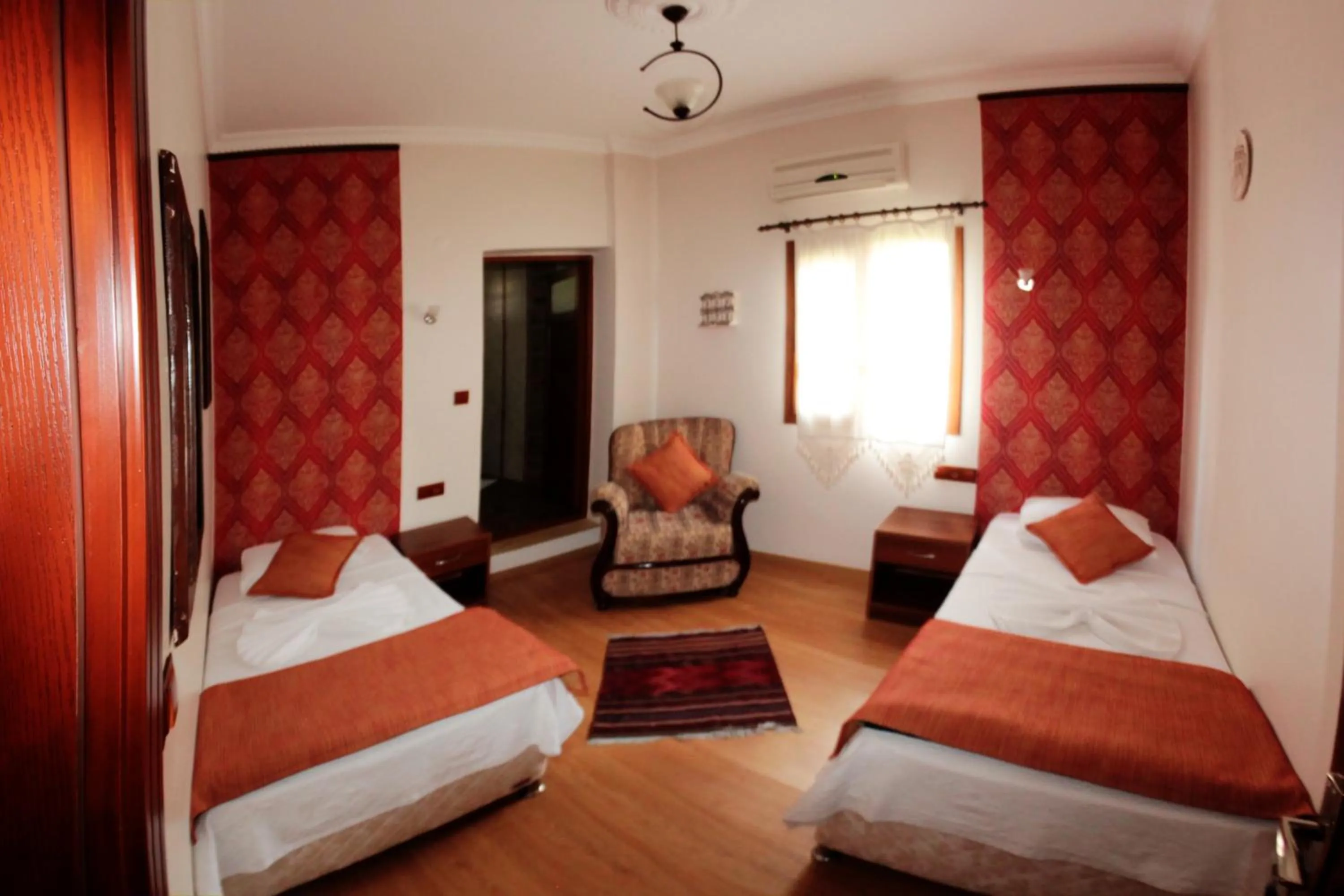 Photo of the whole room, Bed in Boomerang Guest House