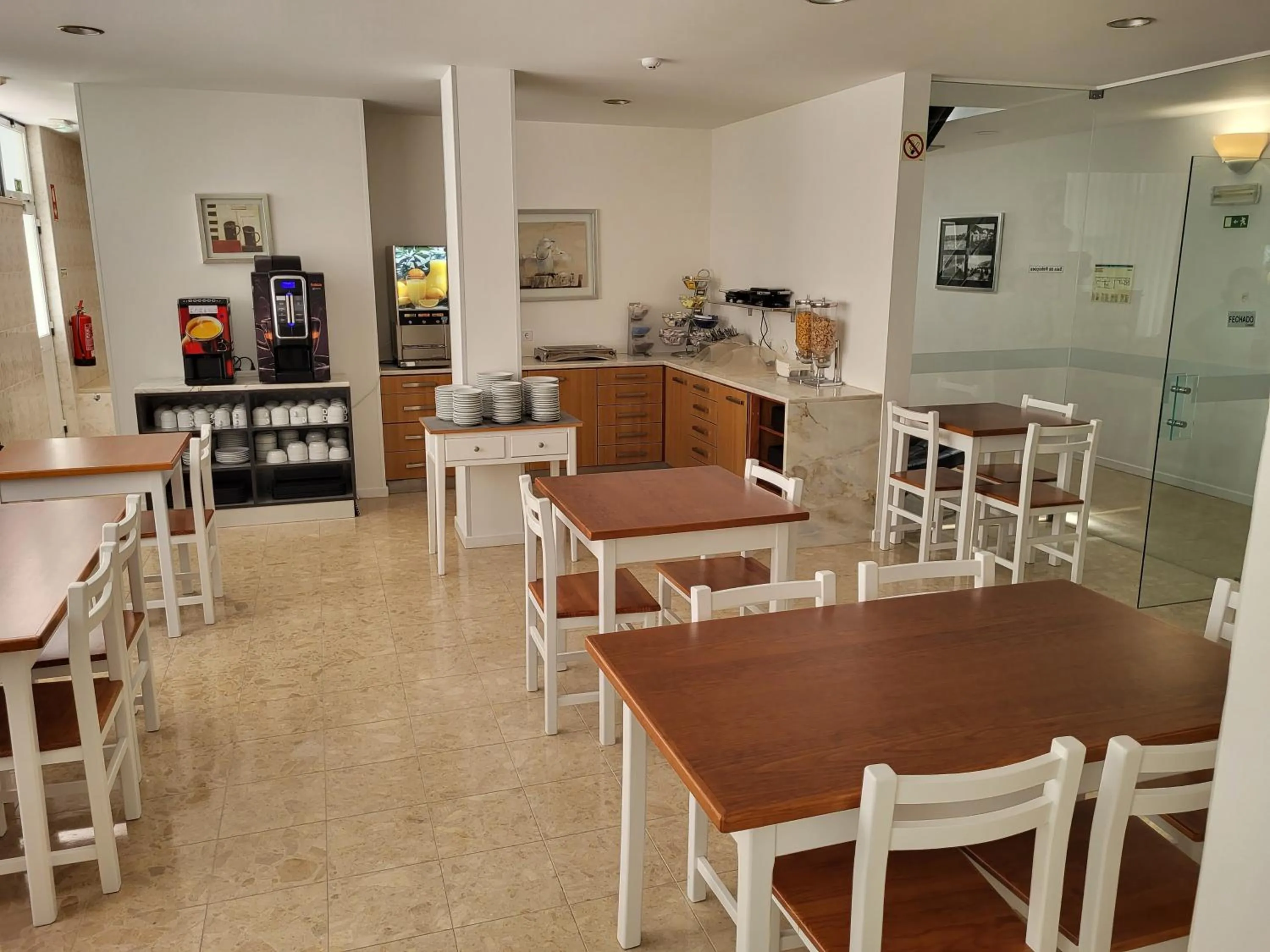 Restaurant/places to eat in Hotel Ancora Mar