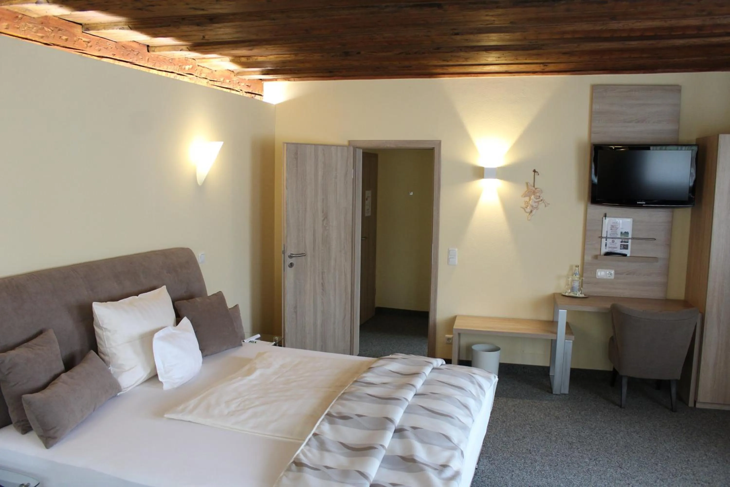 Photo of the whole room, Bed in Hotel Gewürzmühle