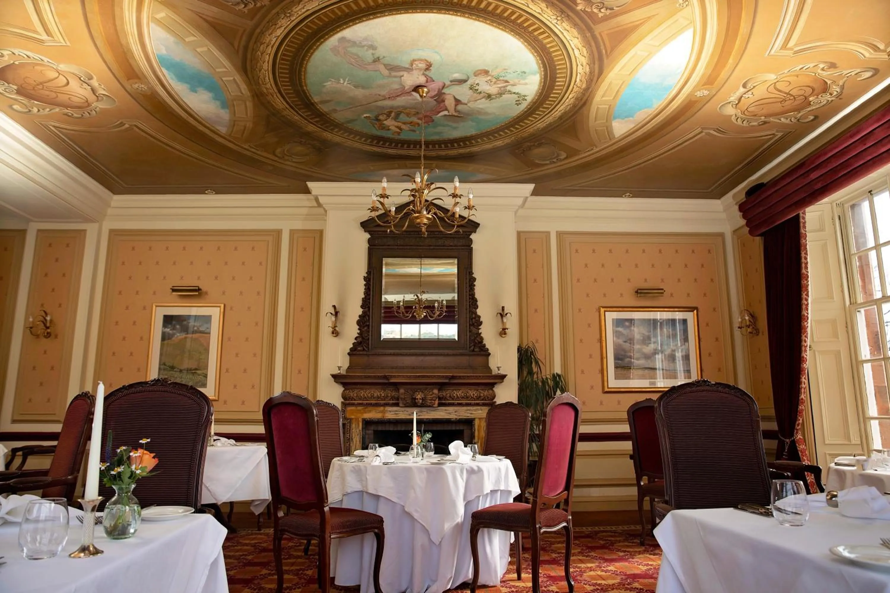 Restaurant/places to eat in Cringletie House