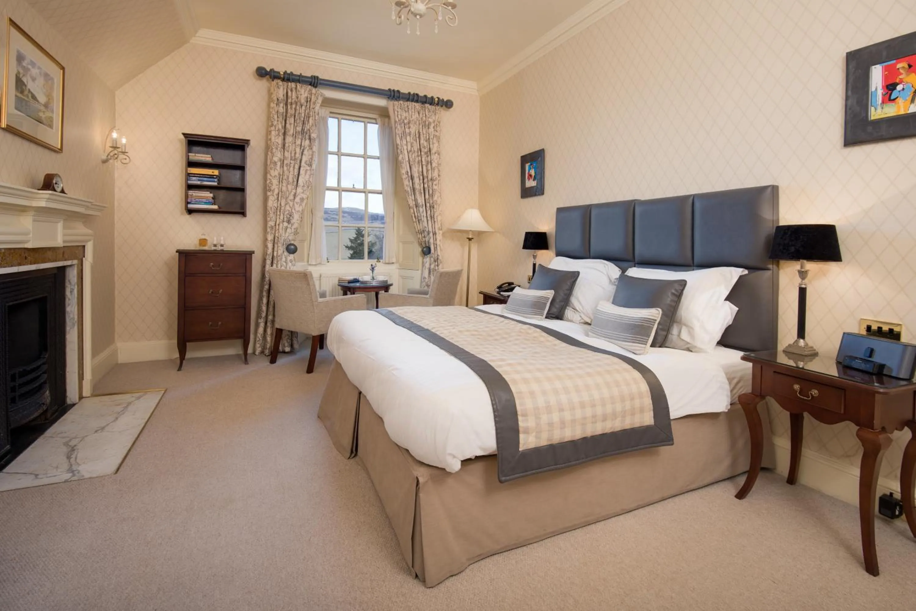 Photo of the whole room, Bed in Cringletie House