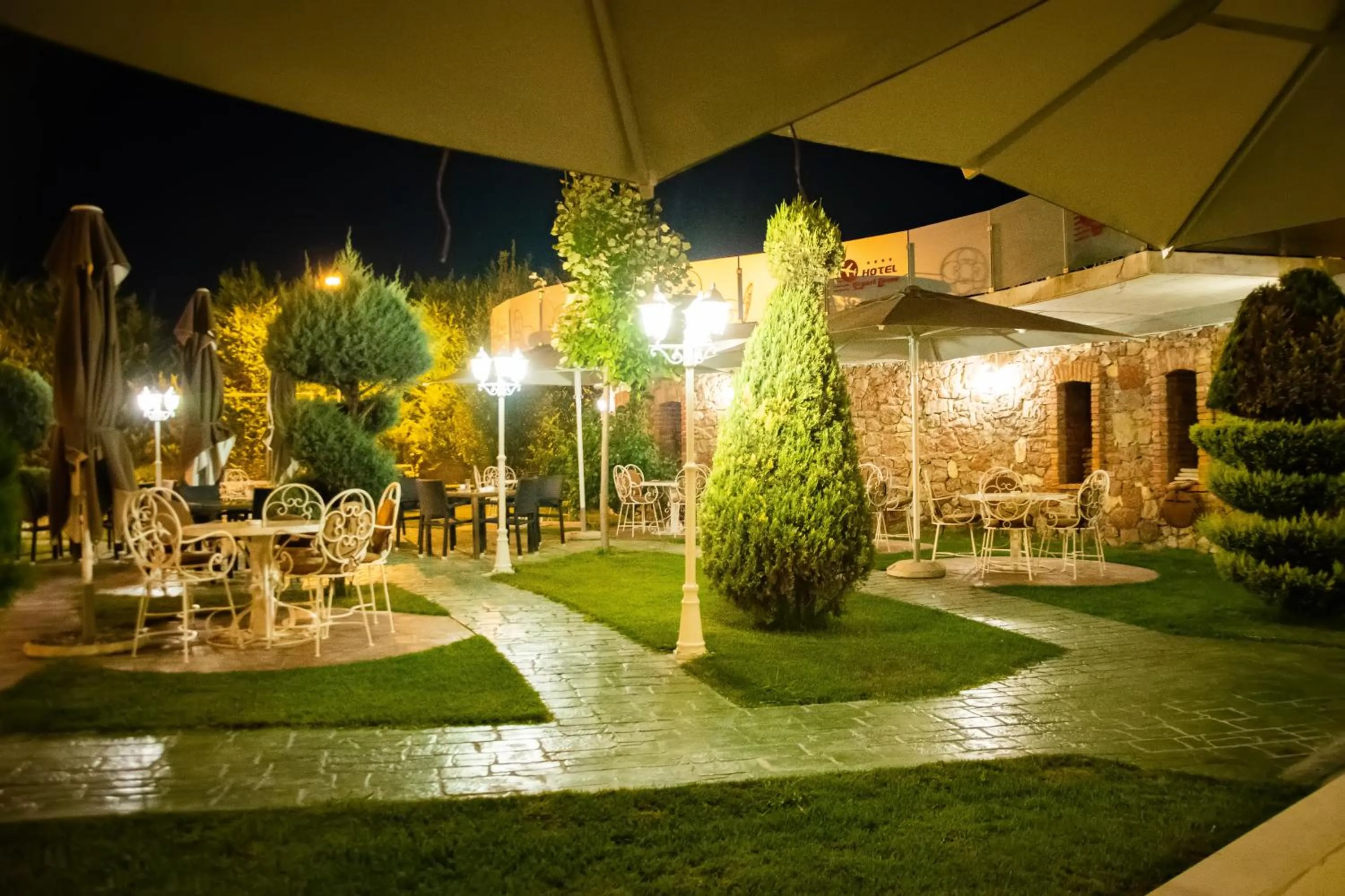 Restaurant/places to eat in Hotel Airport Tirana