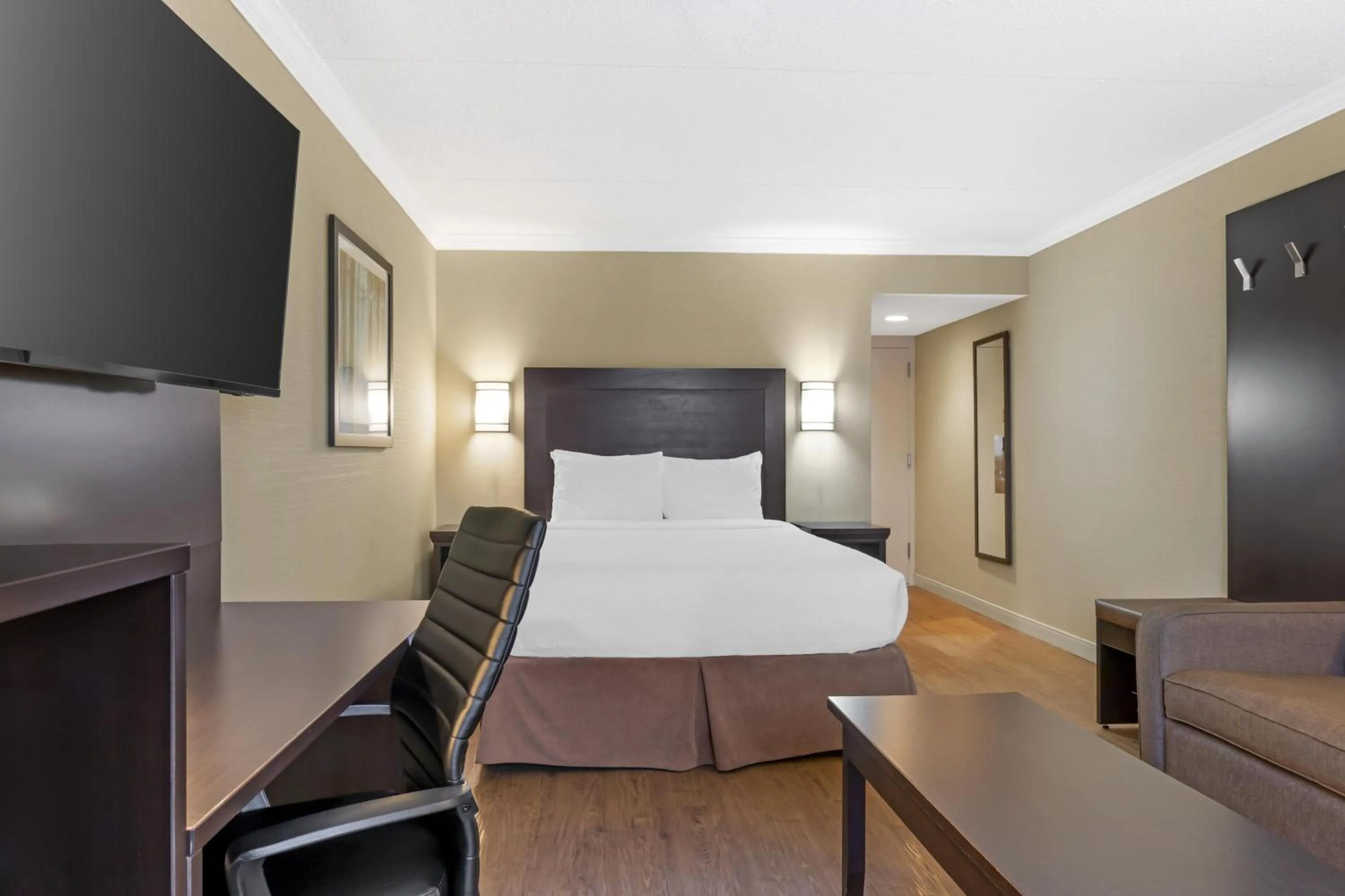 Bedroom, Bed in Best Western Plus Dryden Hotel and Conference Centre