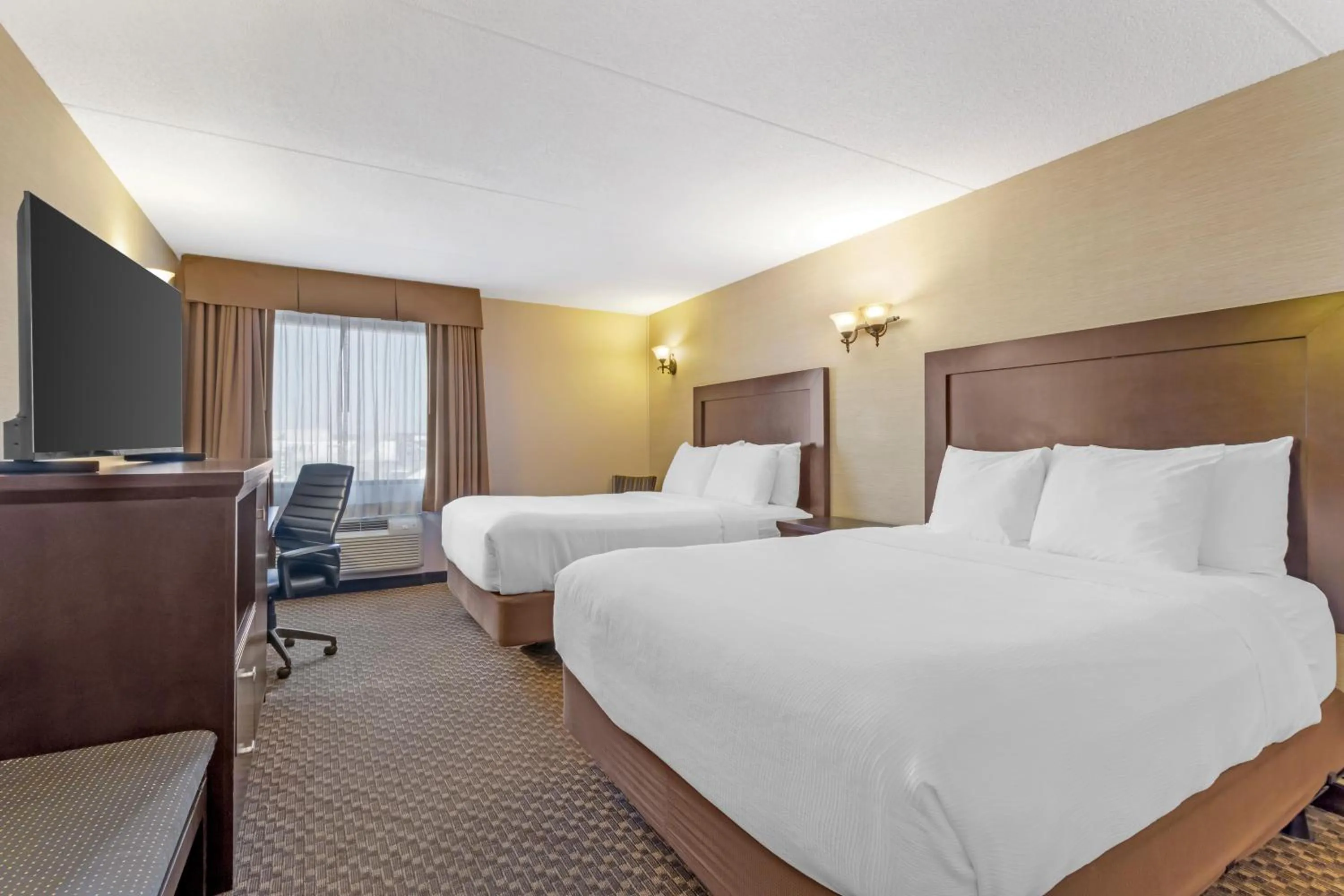 Bedroom, Bed in Best Western Plus Dryden Hotel and Conference Centre