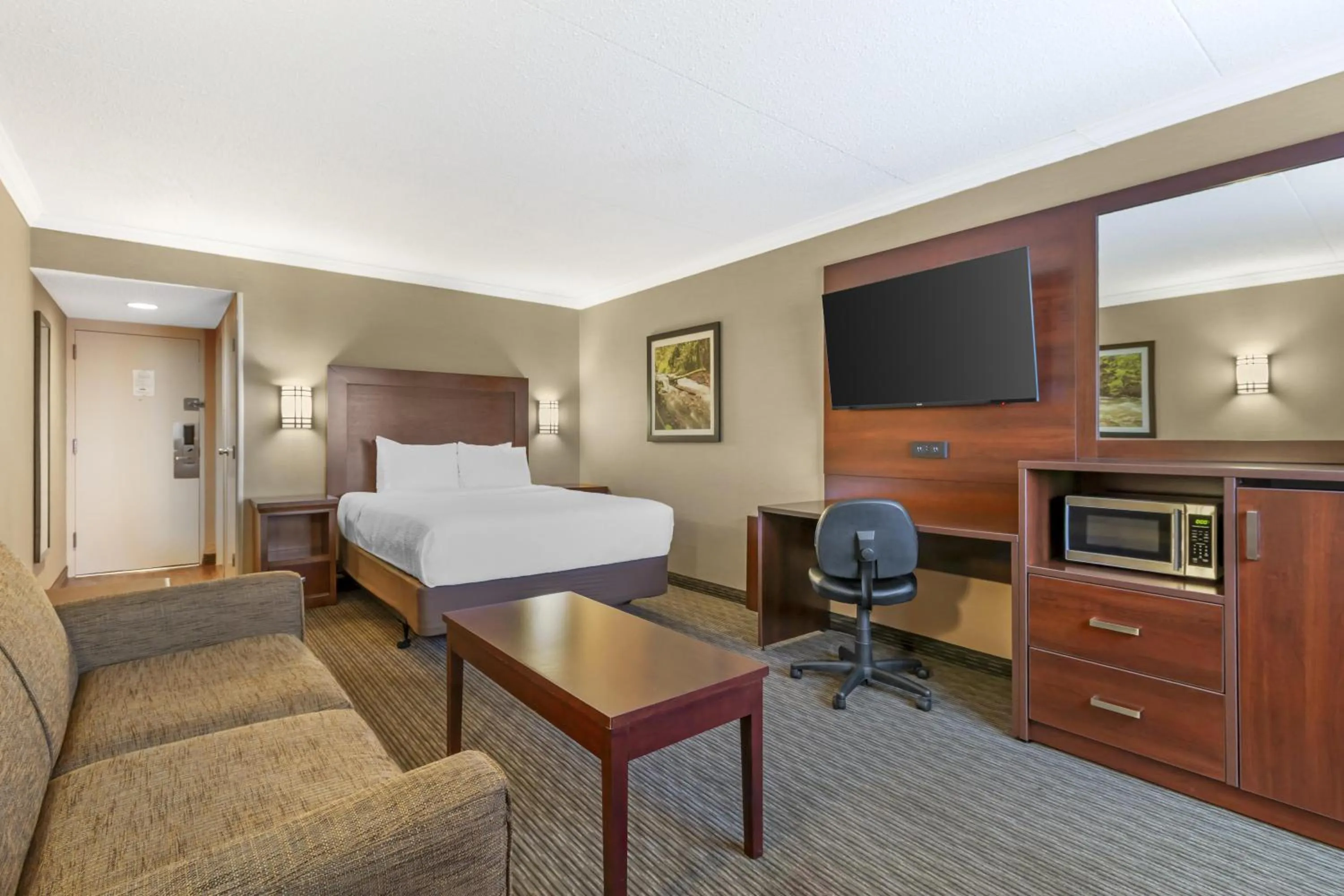 Bedroom, Bed in Best Western Plus Dryden Hotel and Conference Centre