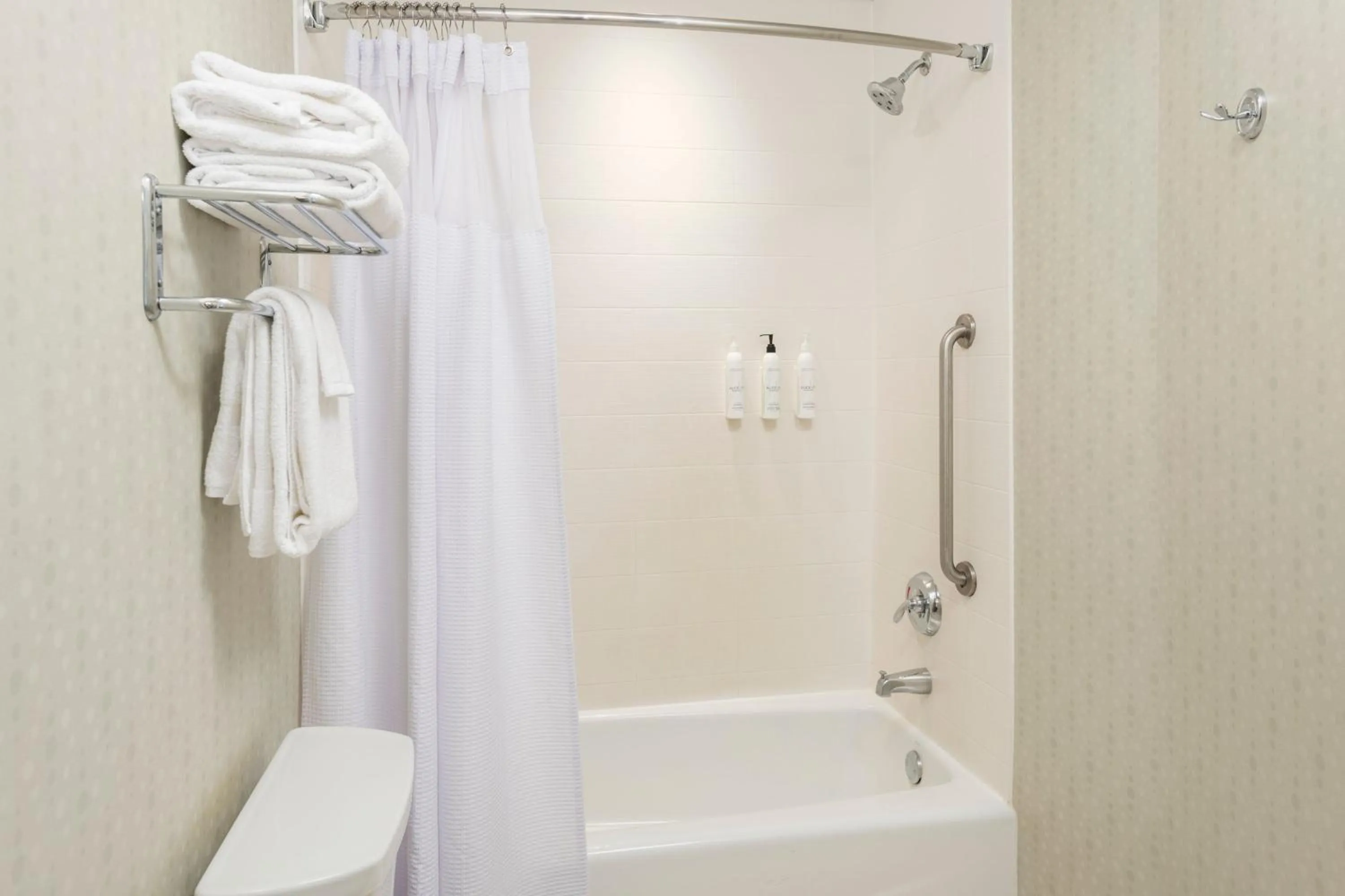 Bathroom in SpringHill Suites by Marriott Lafayette South at River Ranch