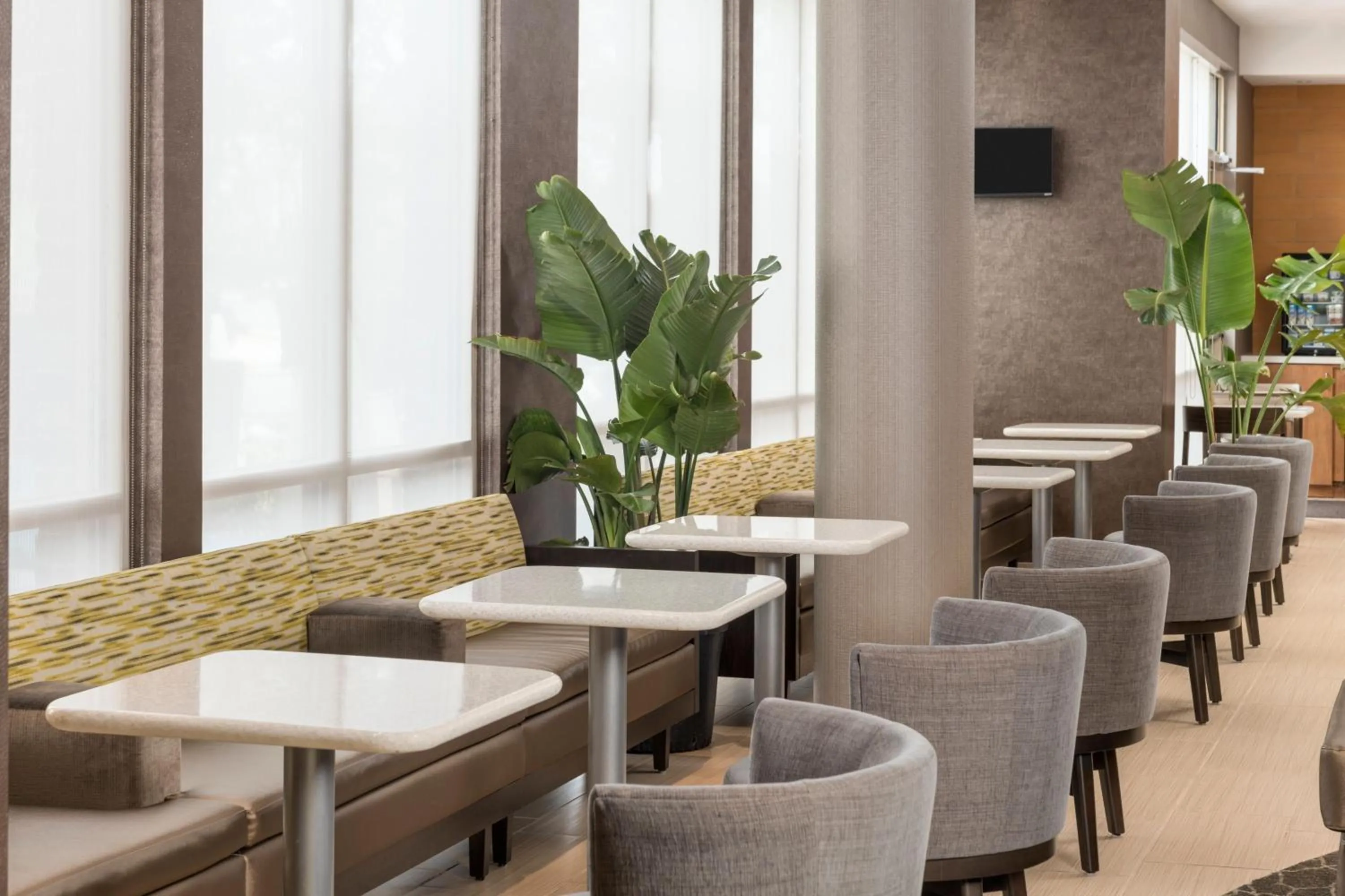 Breakfast in SpringHill Suites by Marriott Lafayette South at River Ranch