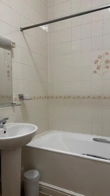 Bathroom in Lion Hotel