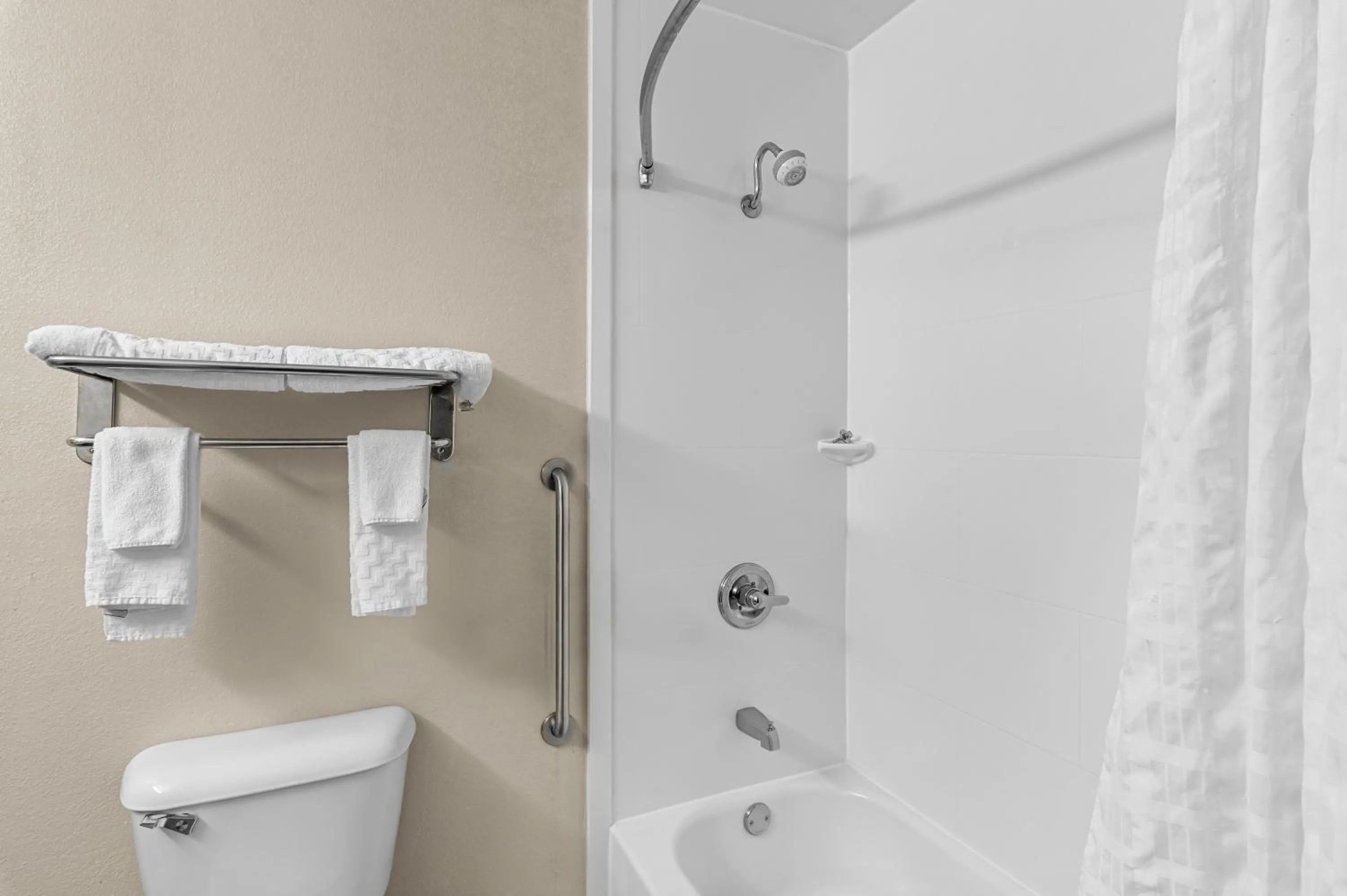 Bathroom in Best Western Presidential Hotel & Suites