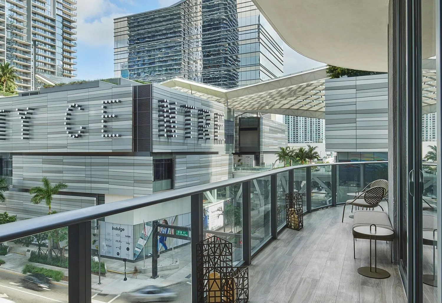 Balcony/Terrace in SLS LUX Brickell
