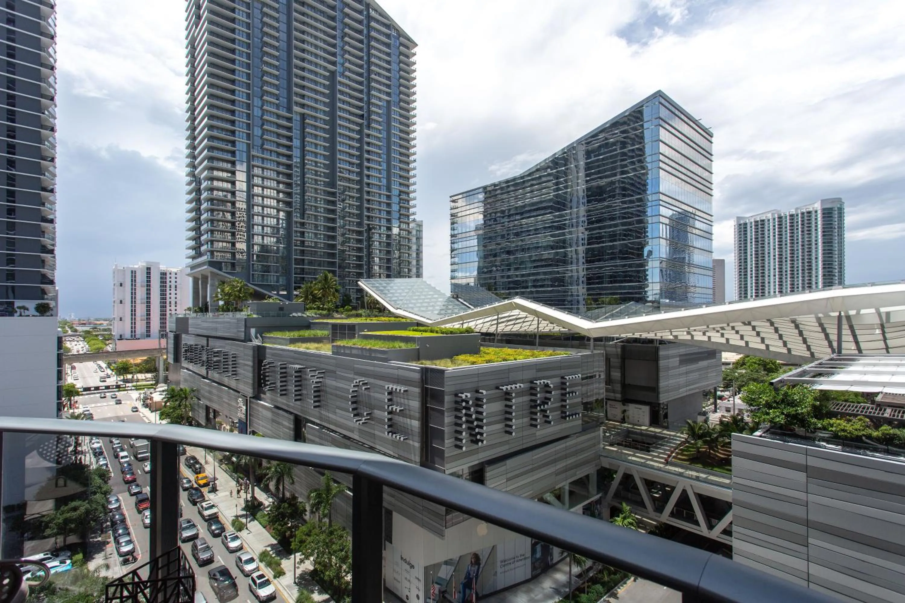 Balcony/Terrace in SLS LUX Brickell