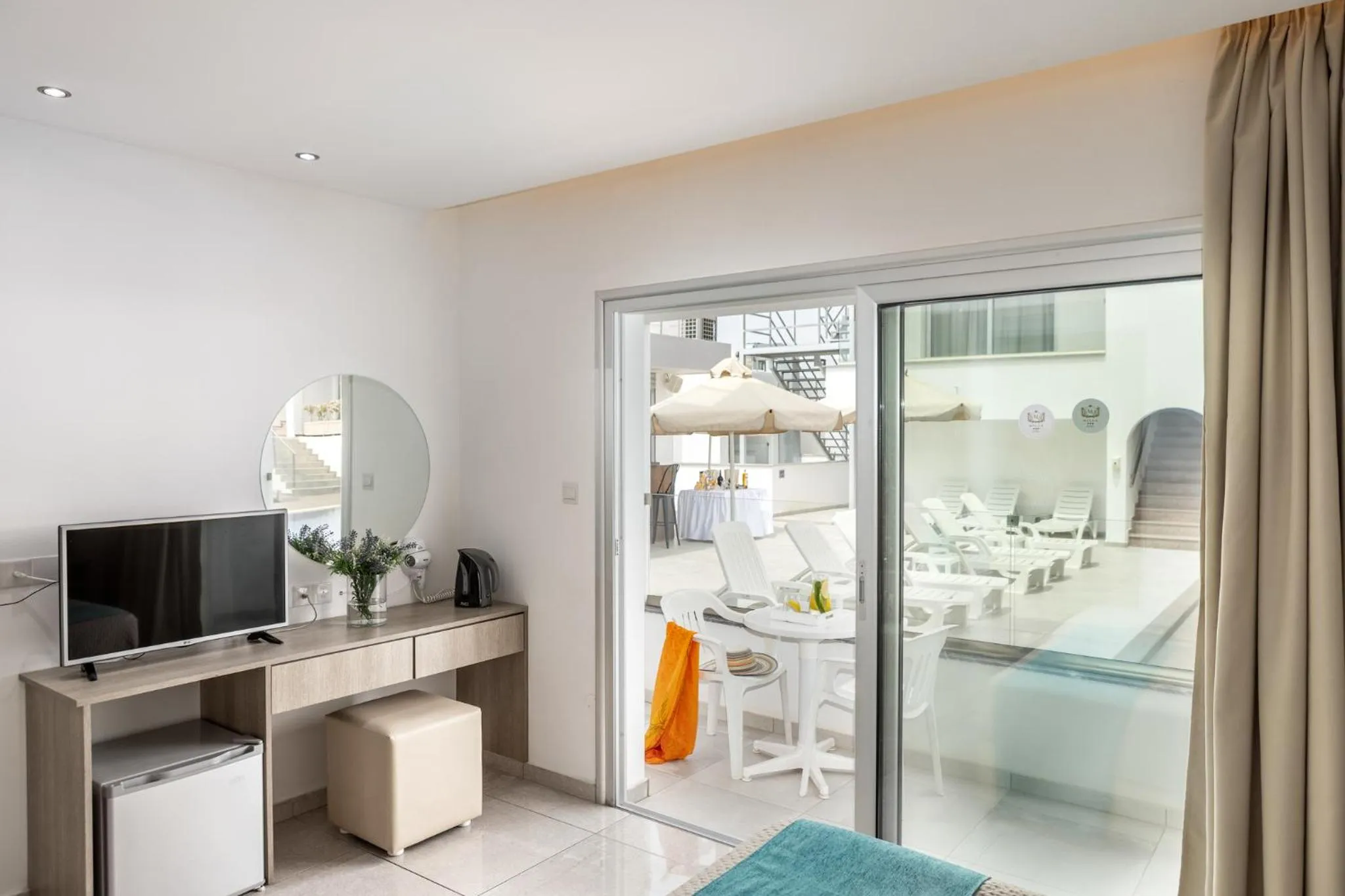 Bedroom, Bed in Milea Hotel