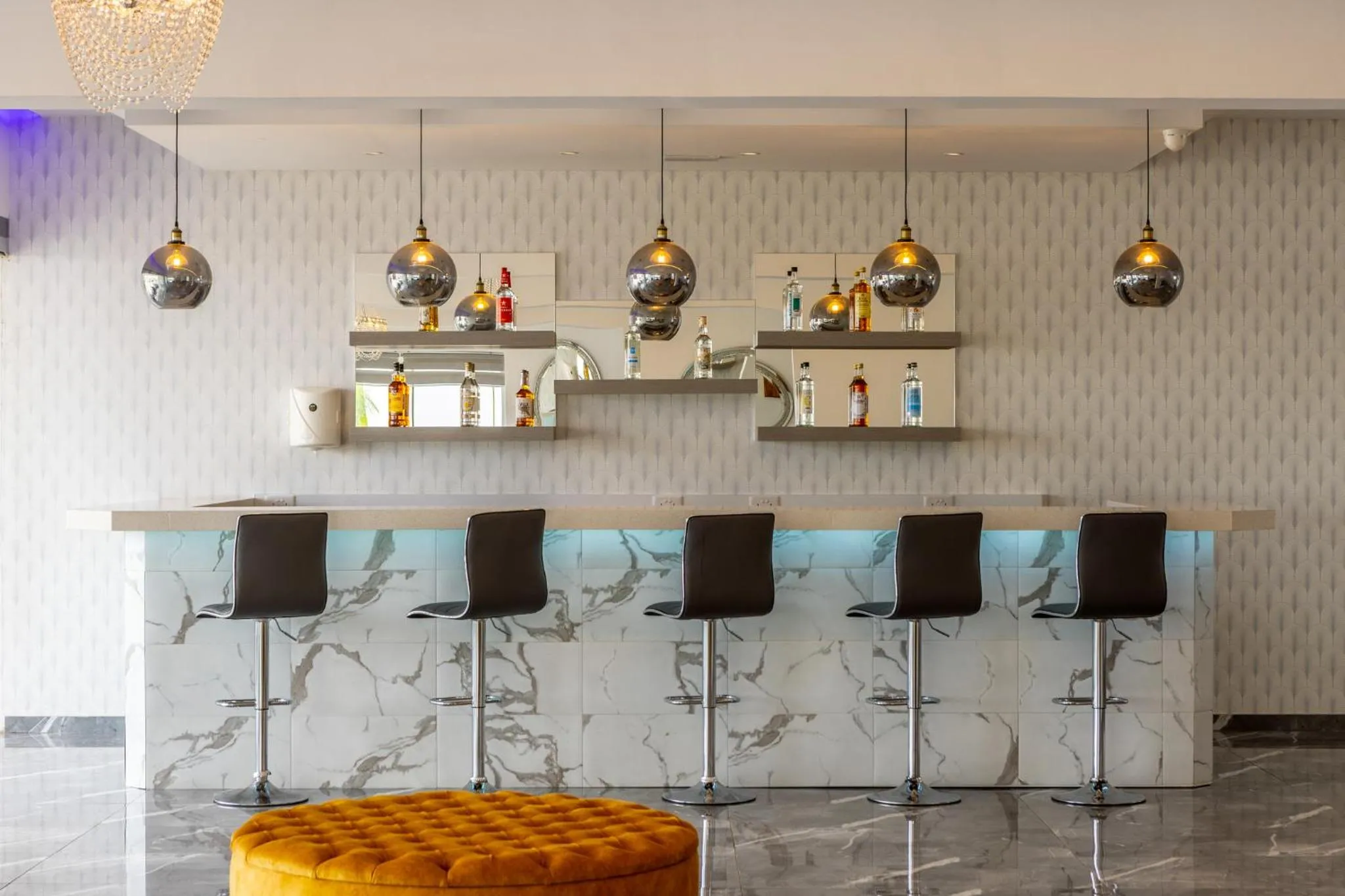 Lounge or bar in Milea Hotel