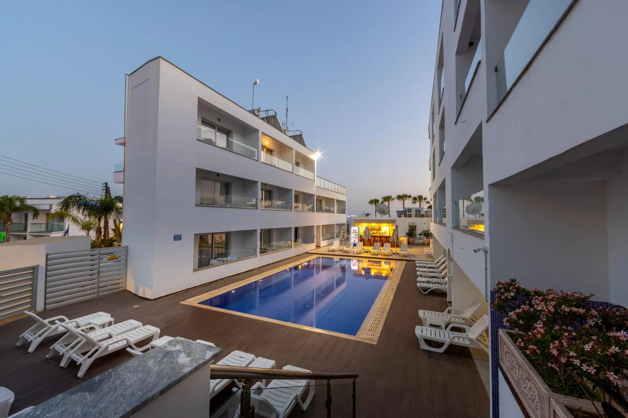 Swimming pool in Milea Hotel