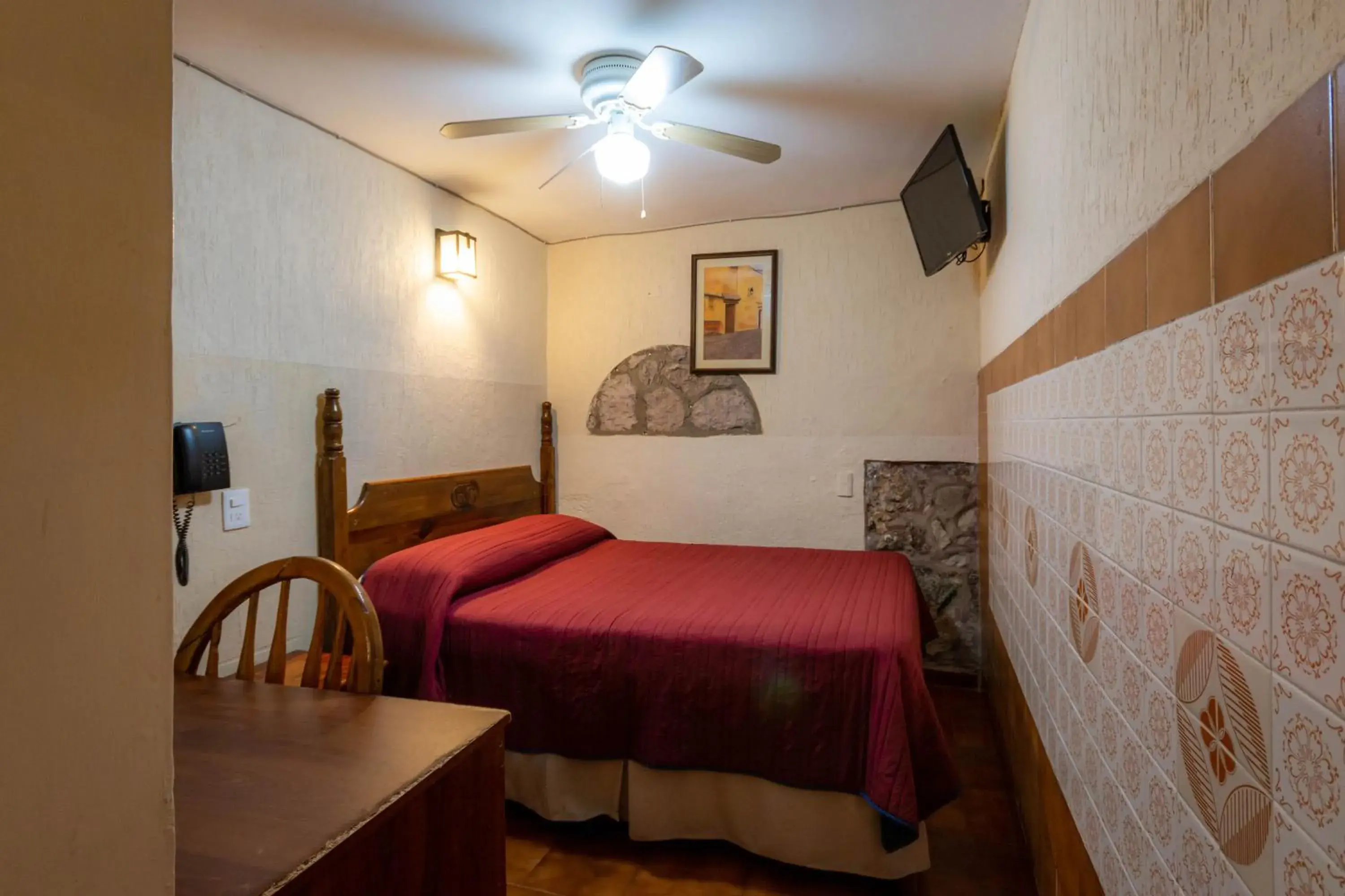 Standard Room in Hotel el Carmen, Morelia Standard Room in Hotel el Carmen, Morelia