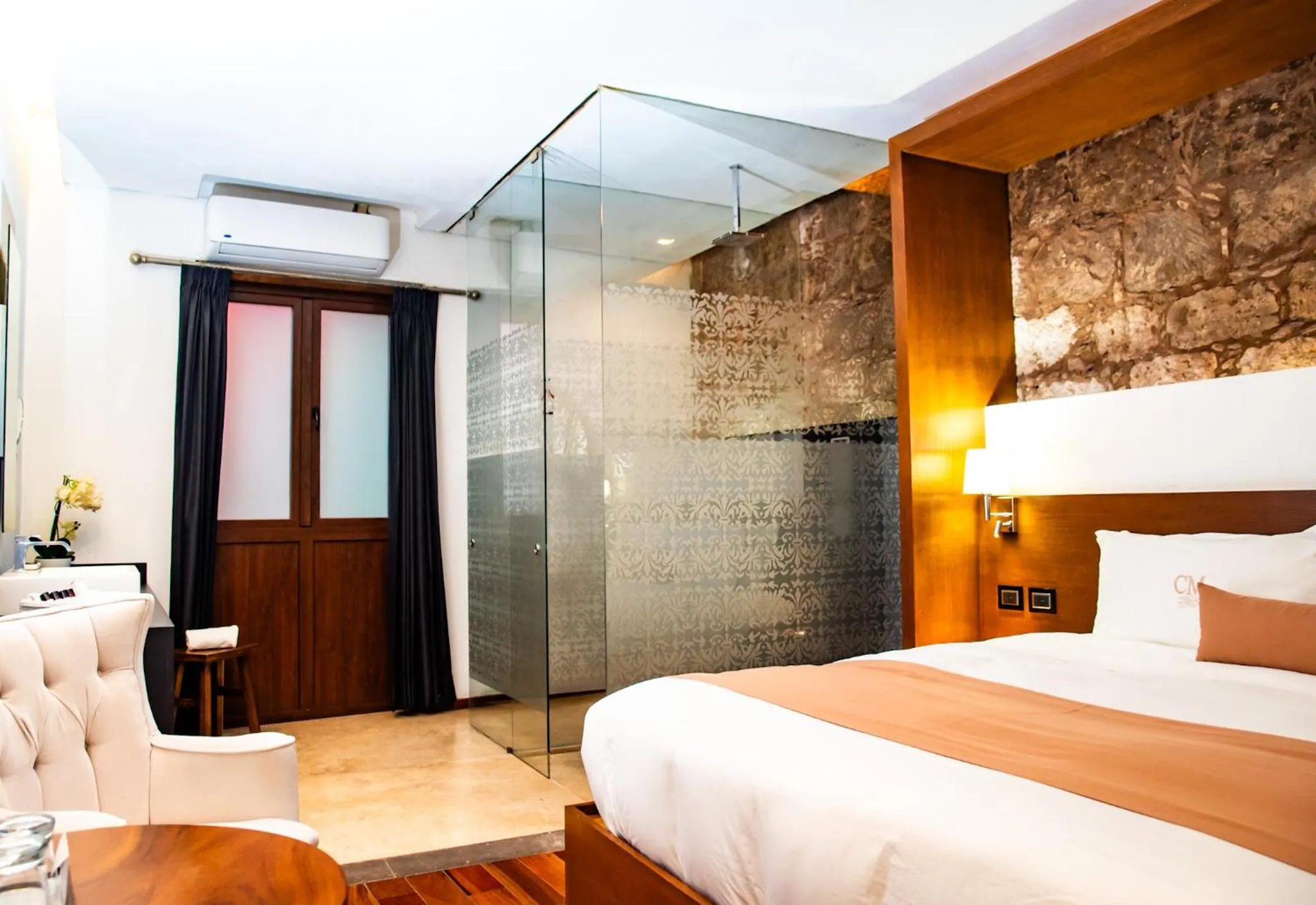 Bathroom, Bed in Hotel Boutique Casa Madero