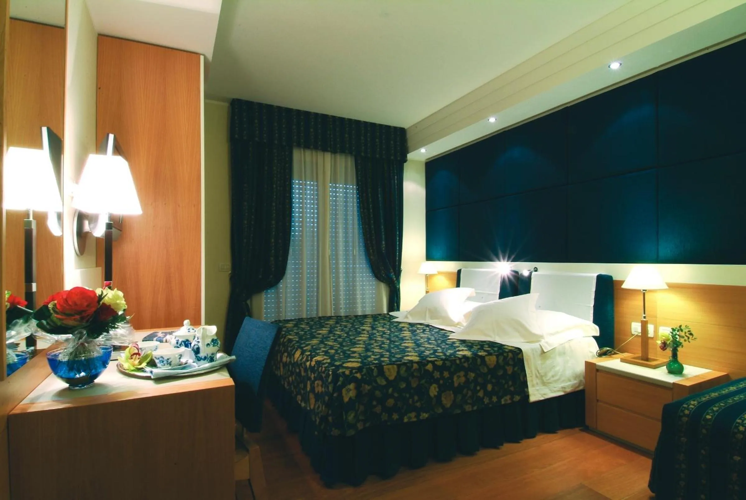 Bedroom, Bed in Aparthotel England