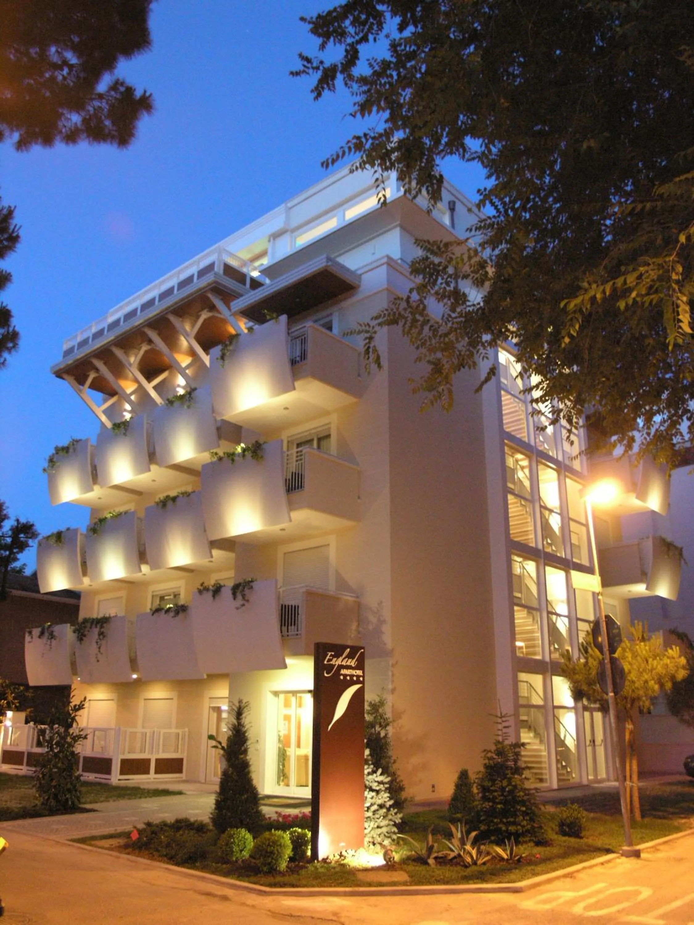 Facade/entrance in Aparthotel England